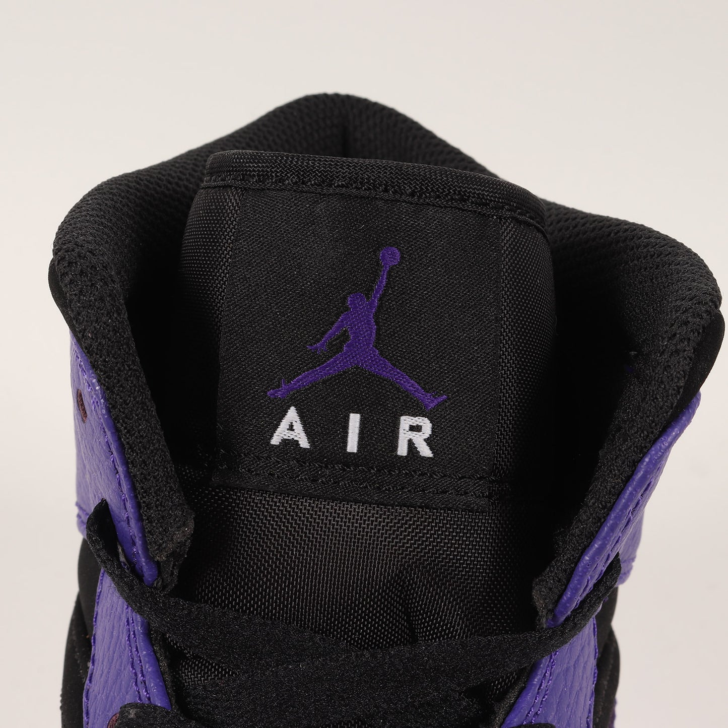 AIR JORDAN 1 MID (554724-051)