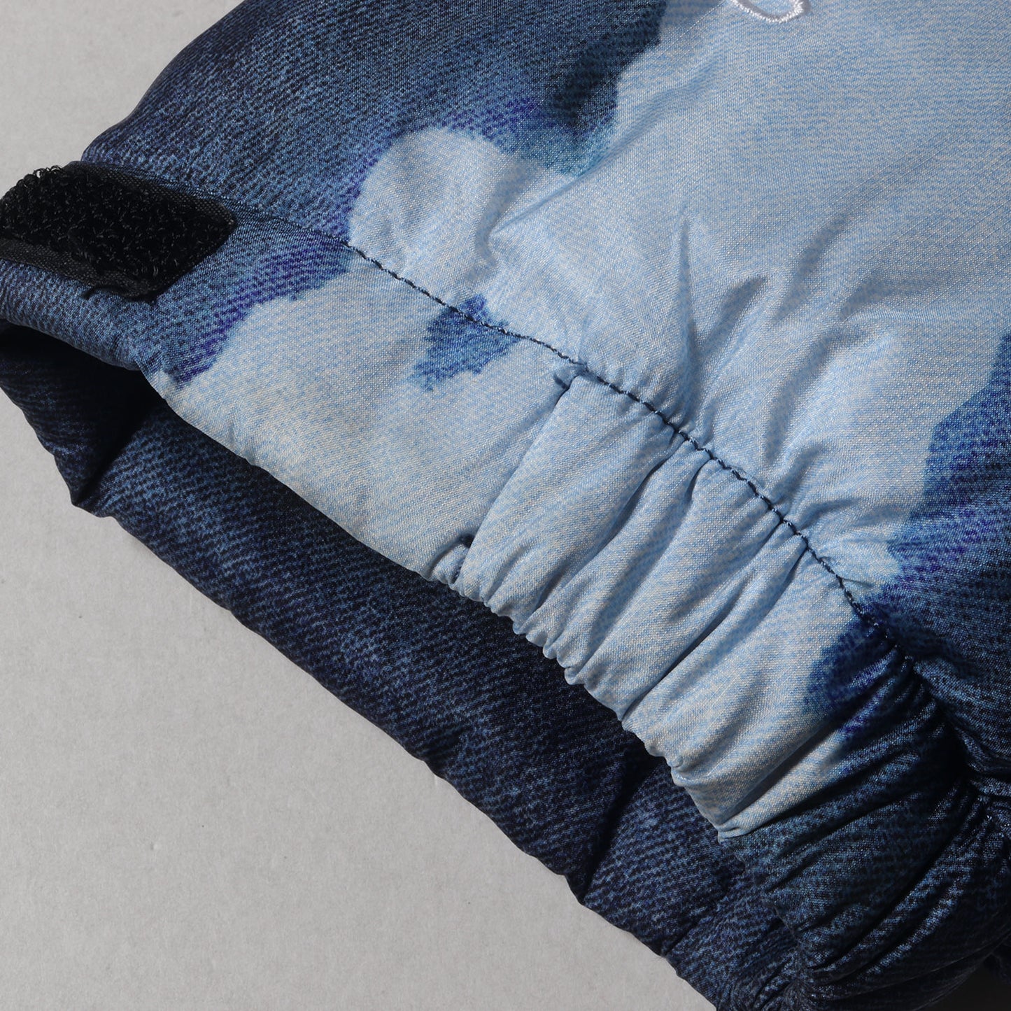 21AW ×THE NORTH FACE ブリーチド デニム プリント ヌプシ ダウンジャケット(Bleached Denim Print Nuptse Jacket ND52100I)