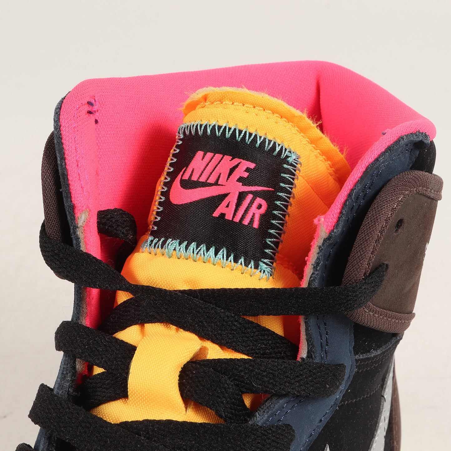 AIR JORDAN 1 RETRO HIGH OG BAROQUE BROWN (555088-201)