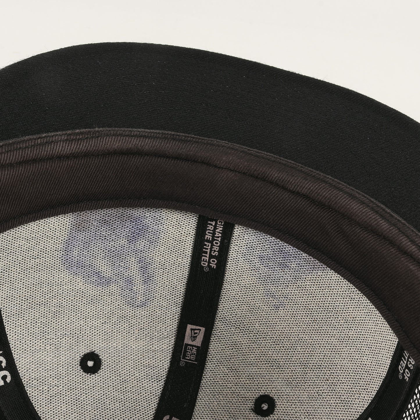 00s KAWS ×NEW ERA エルモ 歯型 メッシュ ベースボールキャップ