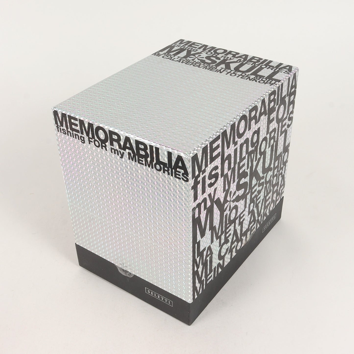 アレッサンドロ・ザンベリ デザイン スカル オブジェ 磁器製(Memorabilia My Skull)