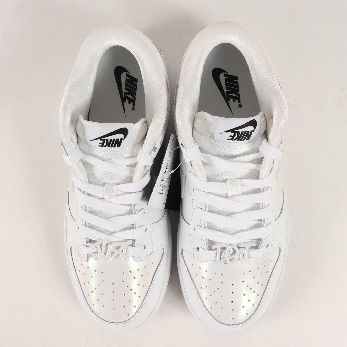 WMNS DUNK LOW SE JUST DO IT (FD8683-100)