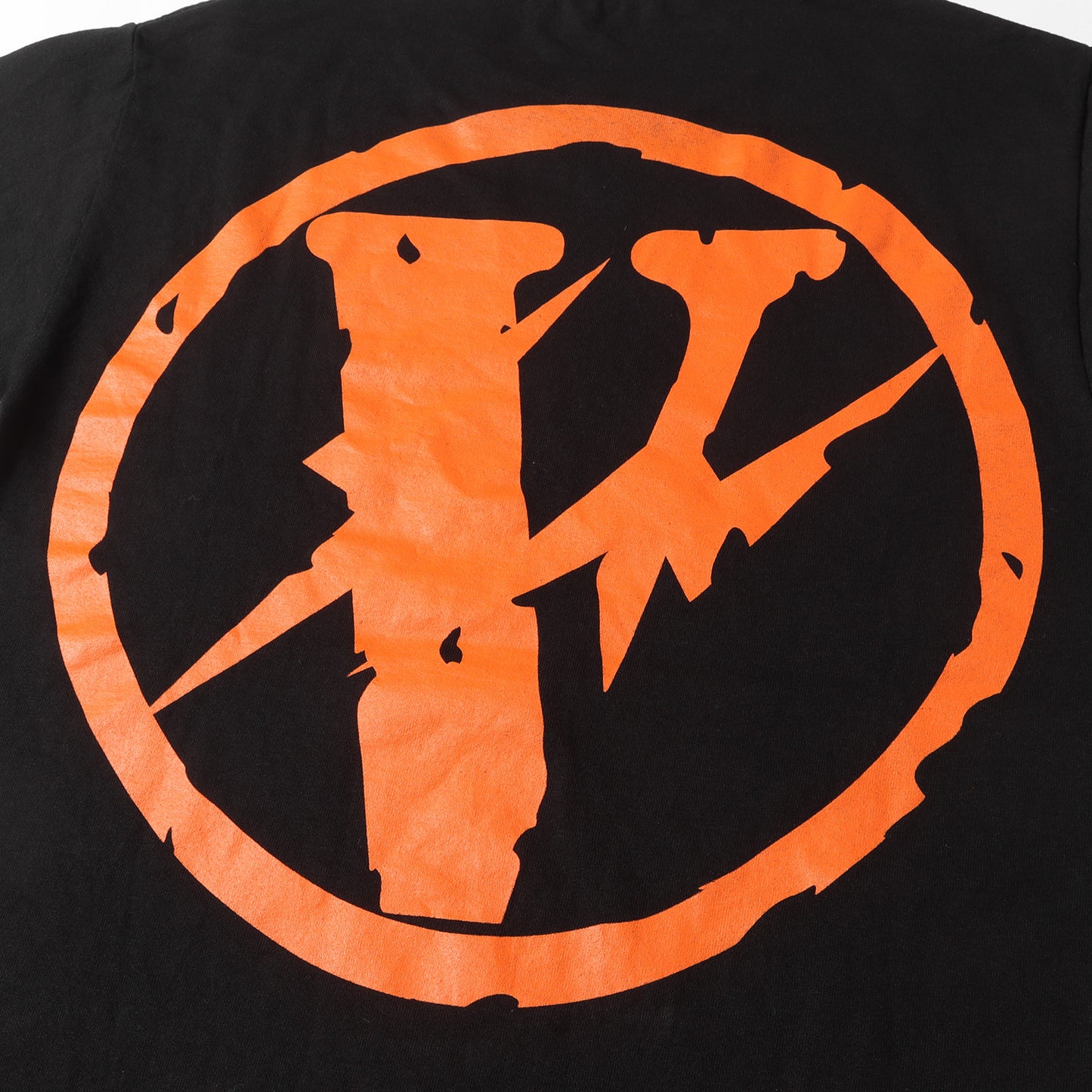 ×fragment design FRIENDSロゴクルーネックTシャツ(FRAGMENT S/S TEE)