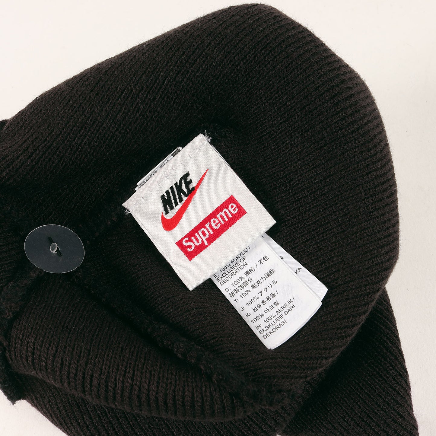 ×NIKE スウッシュ ニット ビーニー(Beanie)