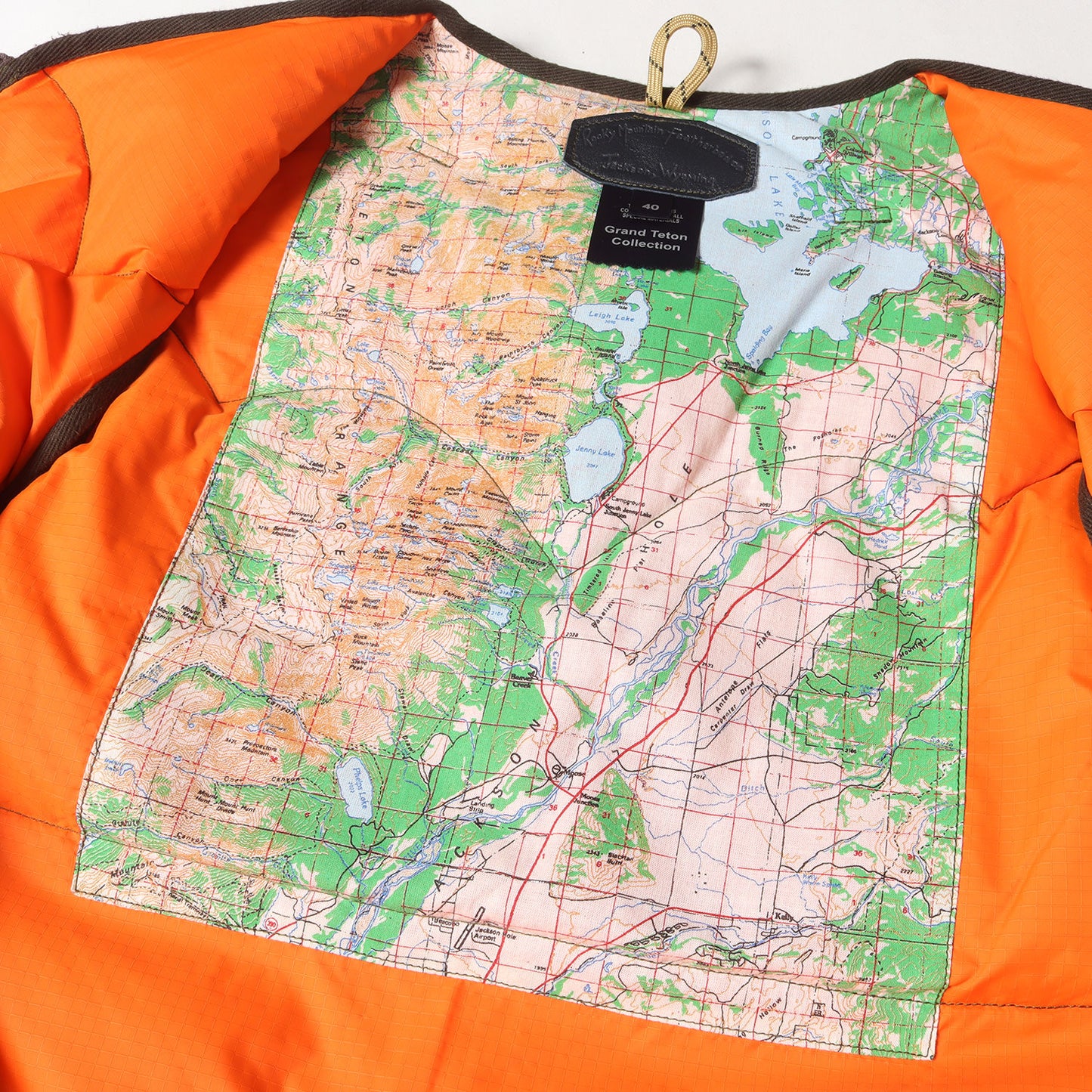 GRAND TETON COLLECTION カモフラージュ レザーポケット ダウンベスト