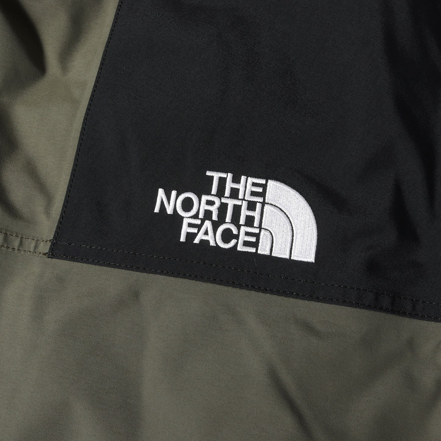 GORE-TEX マウンテンダウン ジャケット(MOUNTAIN DOWN JACKET)