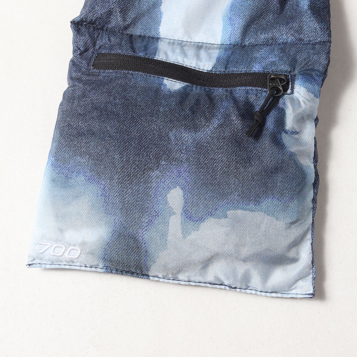 21AW ×THE NORTH FACE ブリーチド デニム ダウンスカーフ / マフラー(Bleached Denim Print 700-Fill Scarf)
