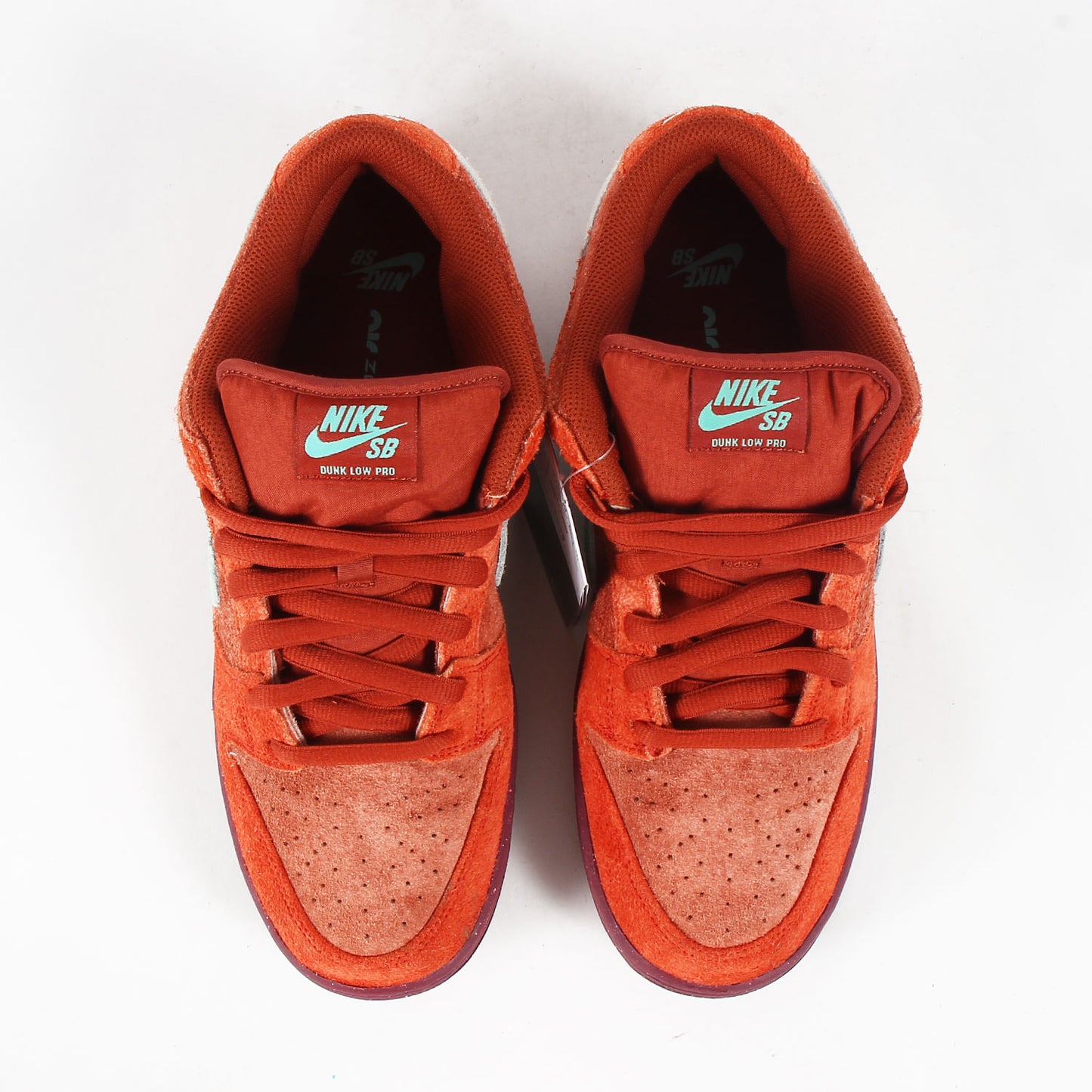 SB DUNK LOW PRO PRM MYSTIC RED AND ROSEWOOD (DV5429-601)