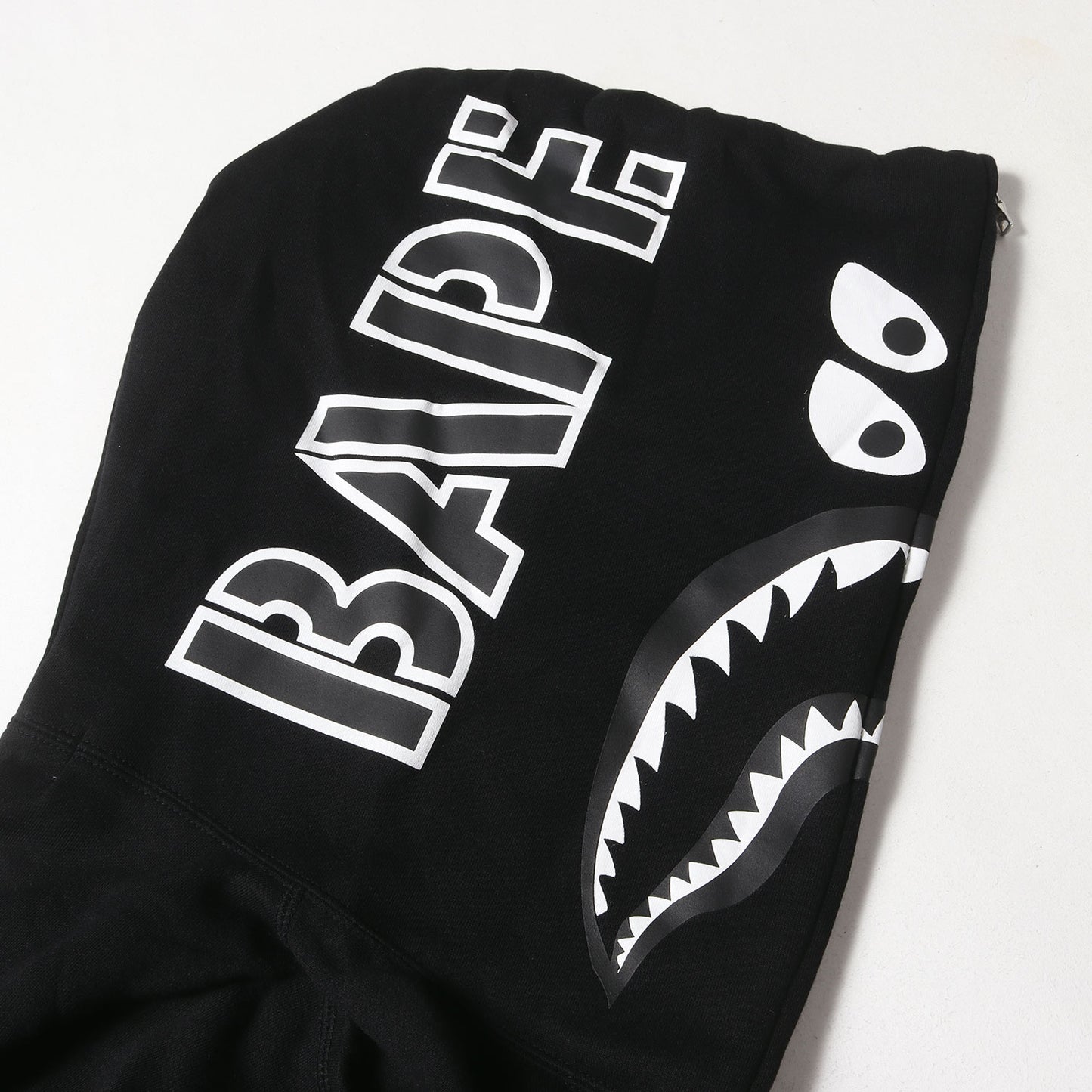 ×BOUNTY HUNTER マッドシャーク フルジップ スウェット パーカー(MAD SHARK ZIP HOODIE)