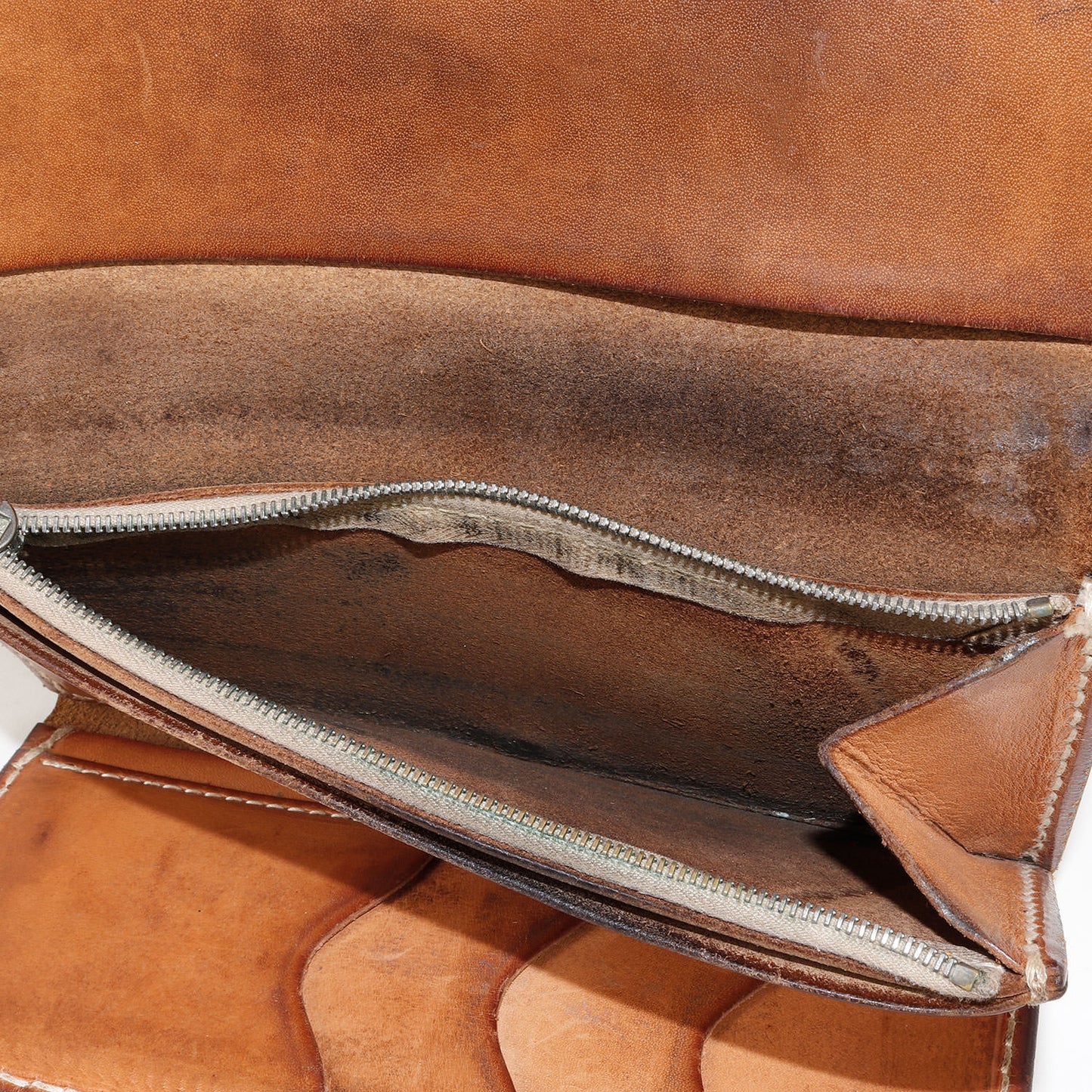 フラワーコンチョ付き サドルレザー 3つ折り ロングウォレット / 長財布