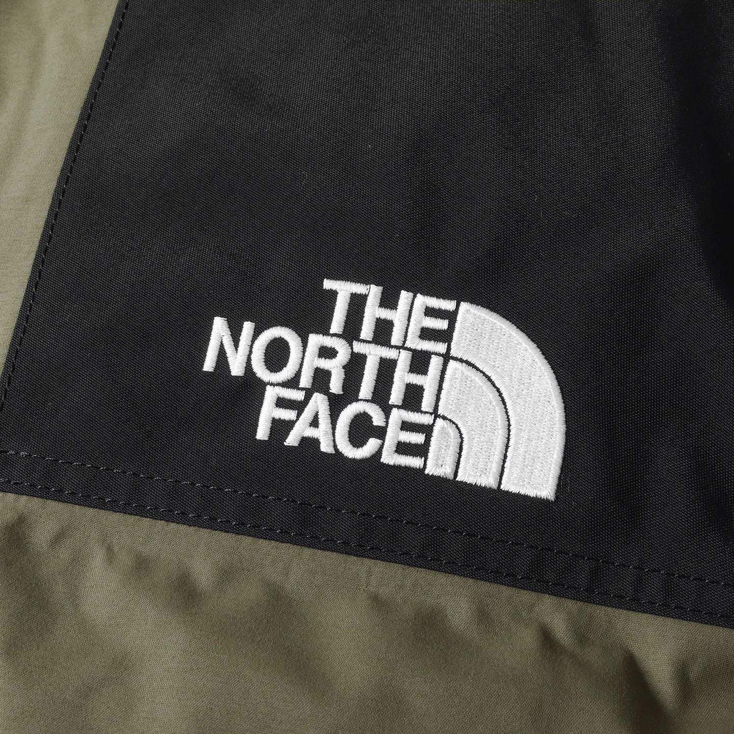 直営店限定 GORE-TEX マウンテンダウン ジャケット(Mountain Down Parka)