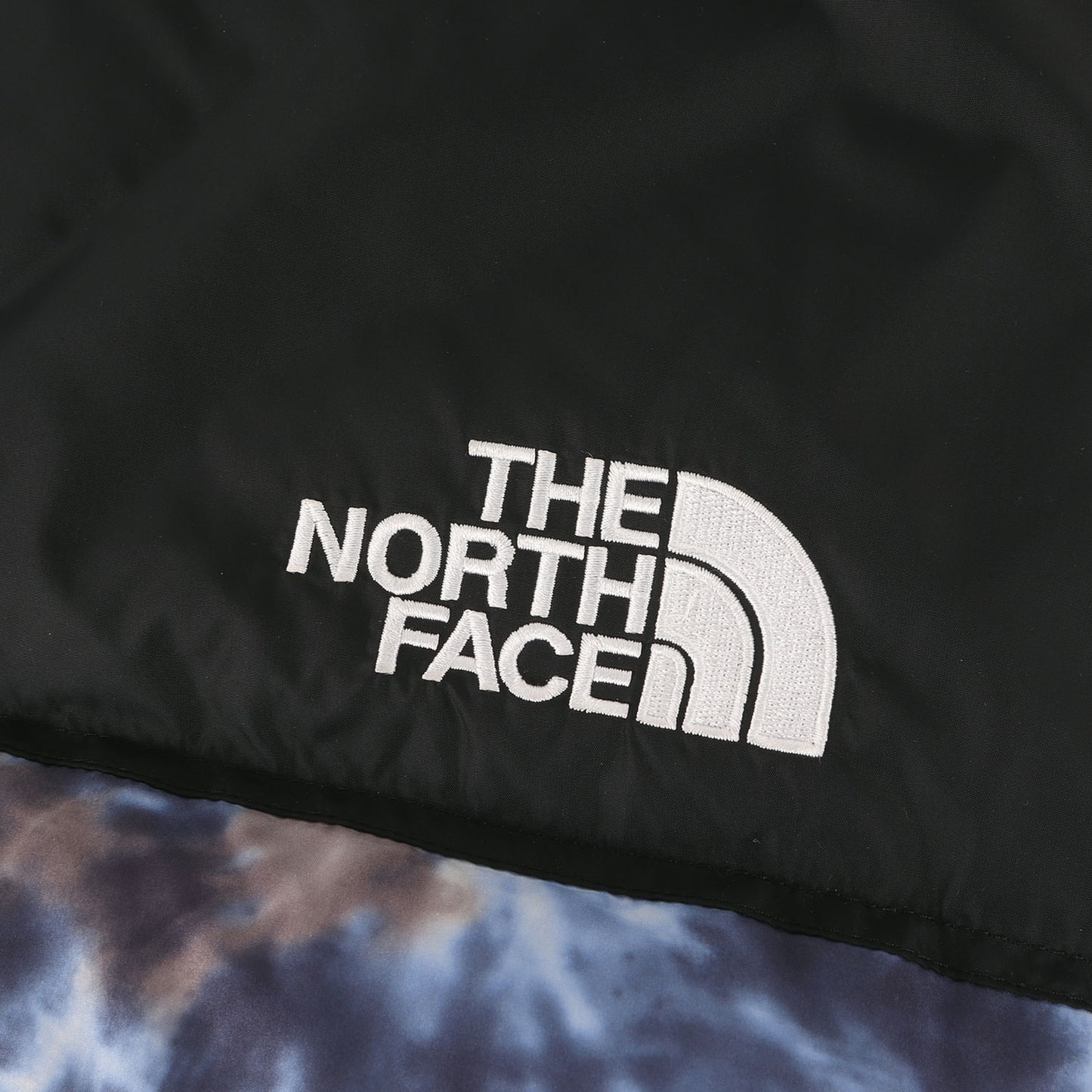 海外限定 タイダイ ヌプシ ダウンジャケット(Nuptse Jacket)