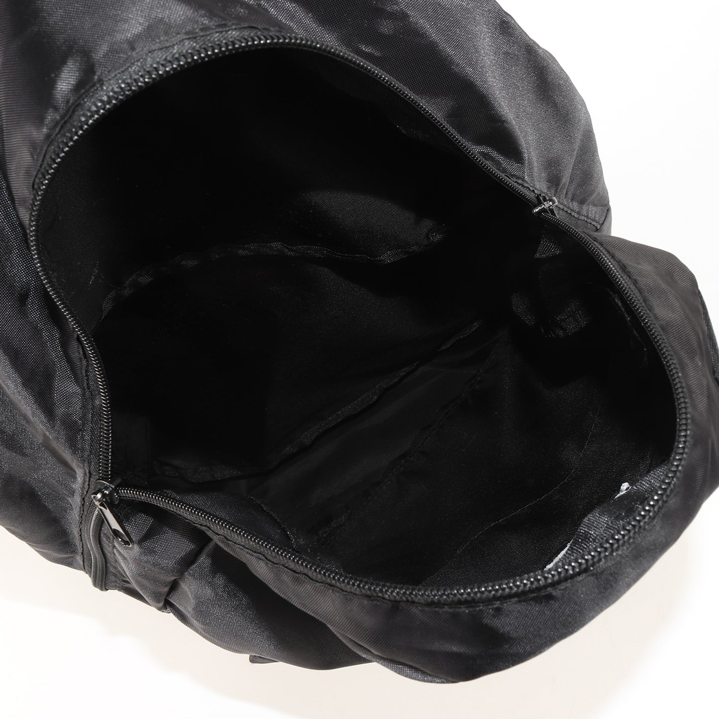 ブランドロゴ バックパック