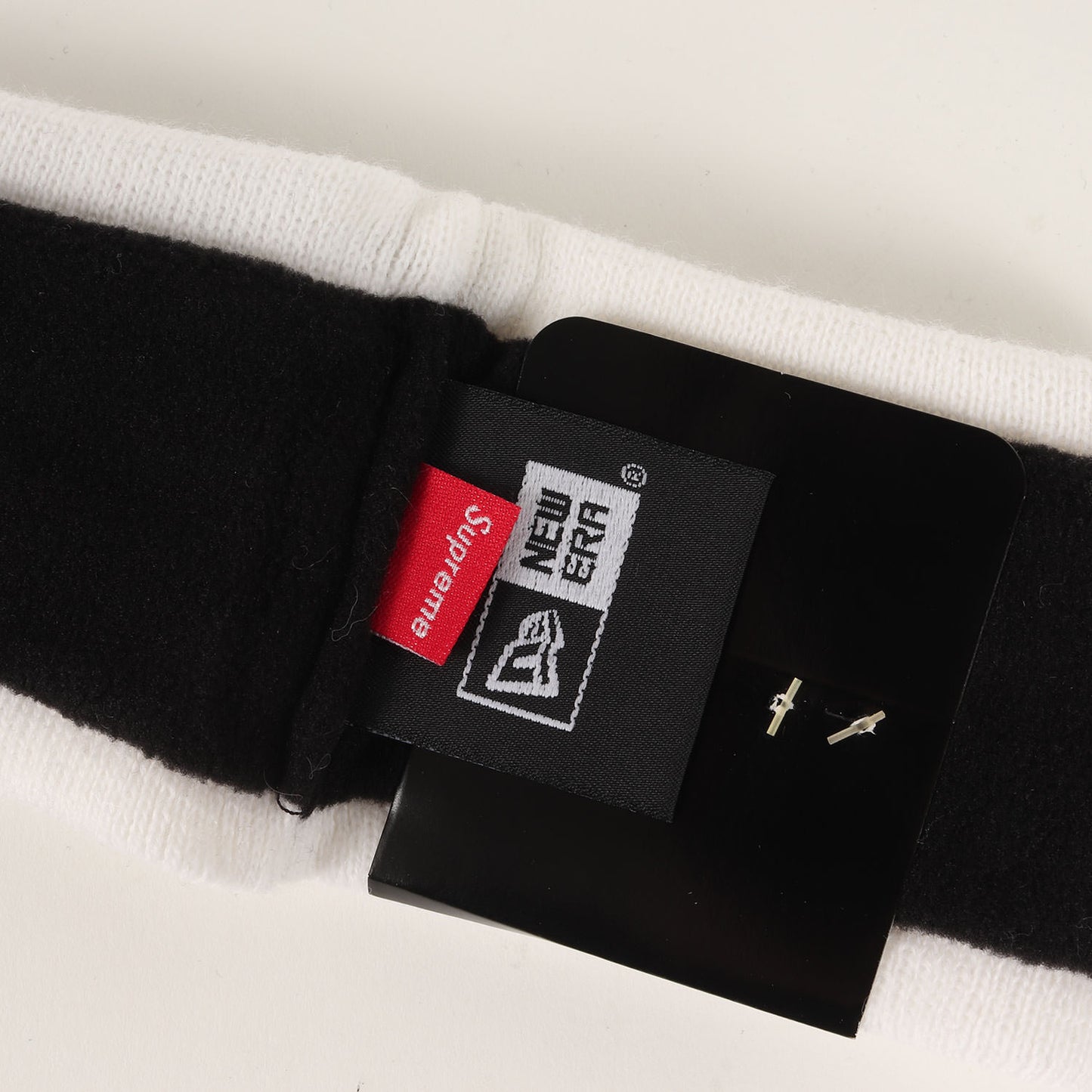 ×NEW ERA リフレクティブロゴヘッドバンド(Reflective Logo Headband)