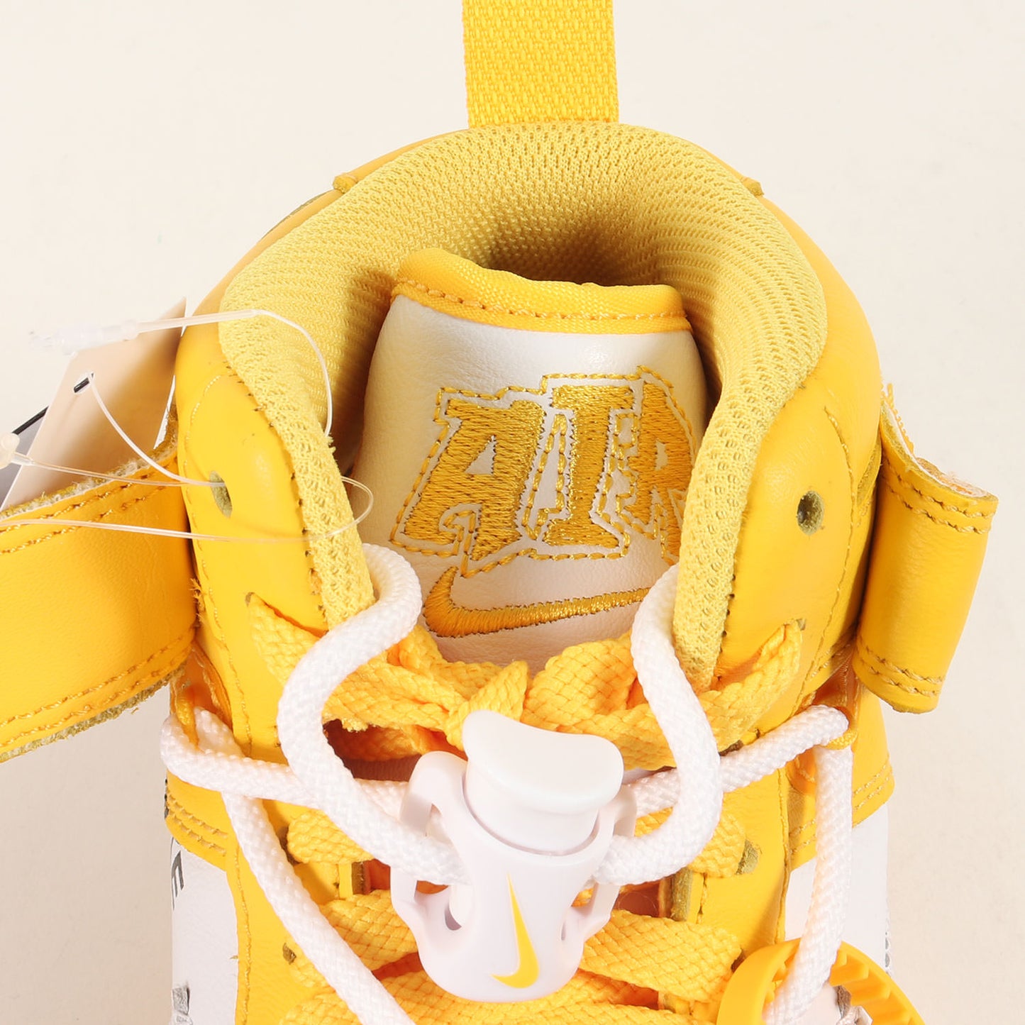 23SS ×NIKE AIR FORCE 1 MID SP LTHR VARSITY MAIZE (DR0500-101)