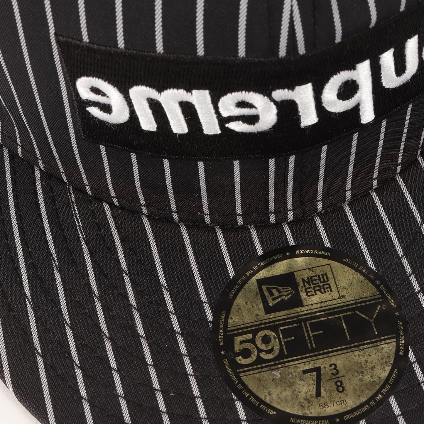 ×COMME des GARCONS SHIRTS ×NEW ERA BOXロゴ ストライプ ベースボールキャップ