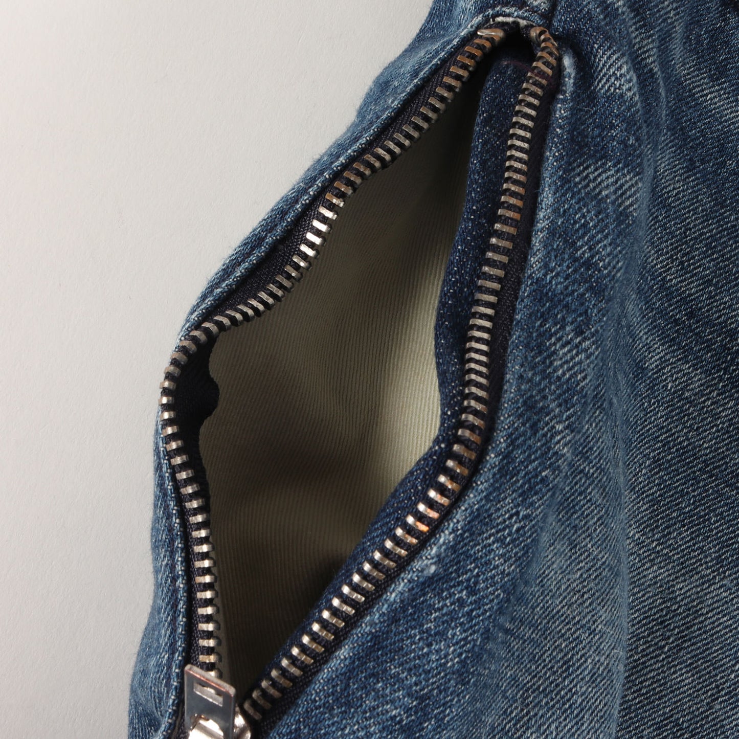 Levi's Fenom 207M ロックユーズド デニムパンツ