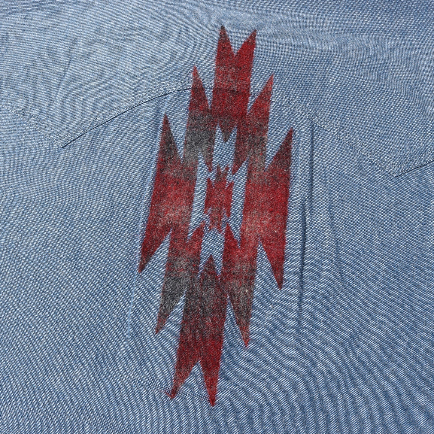 ネイティブ プリント ボタンダウン シャンブレーシャツ