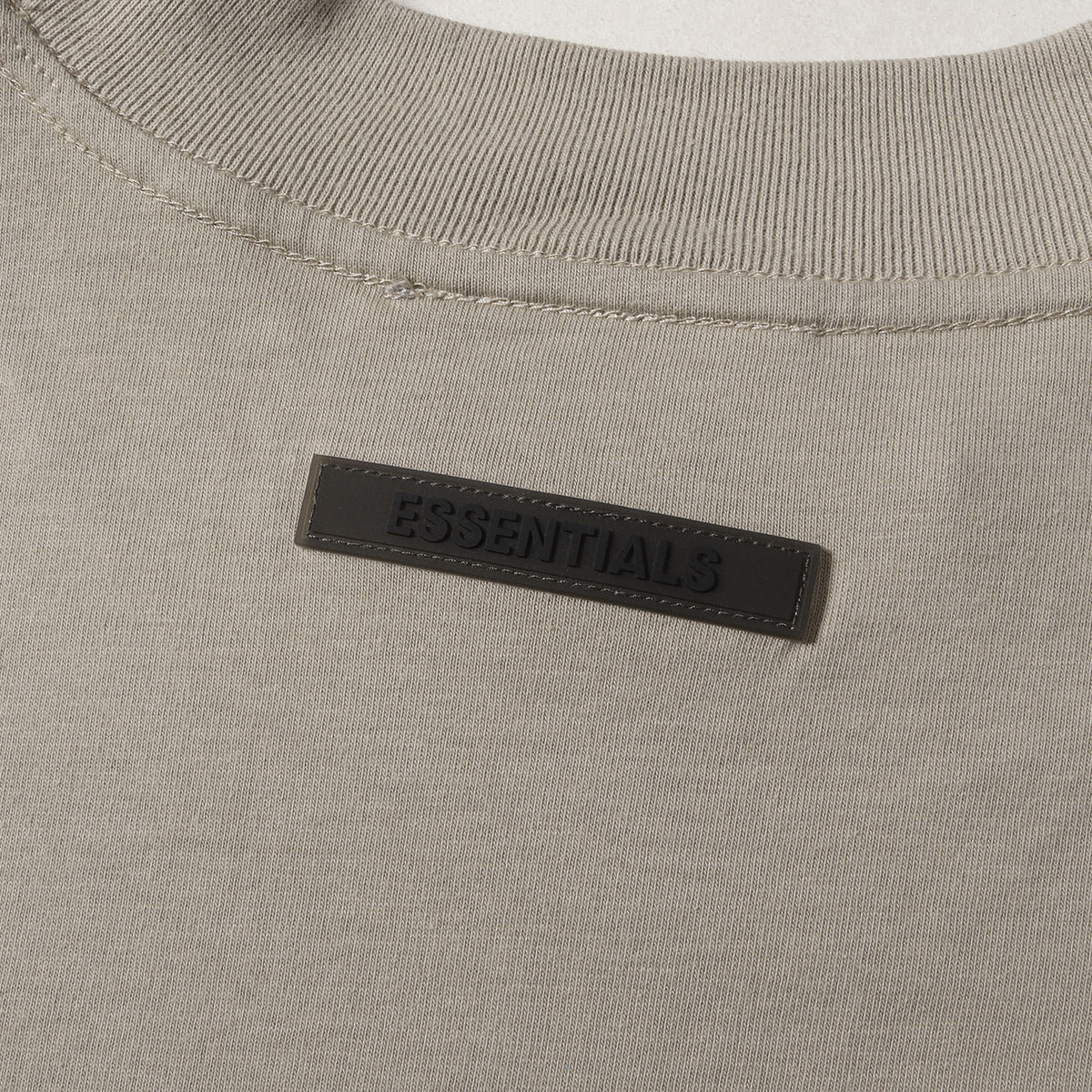 FOG ESSENTIALS リフレクターロゴ ロングスリーブ Tシャツ