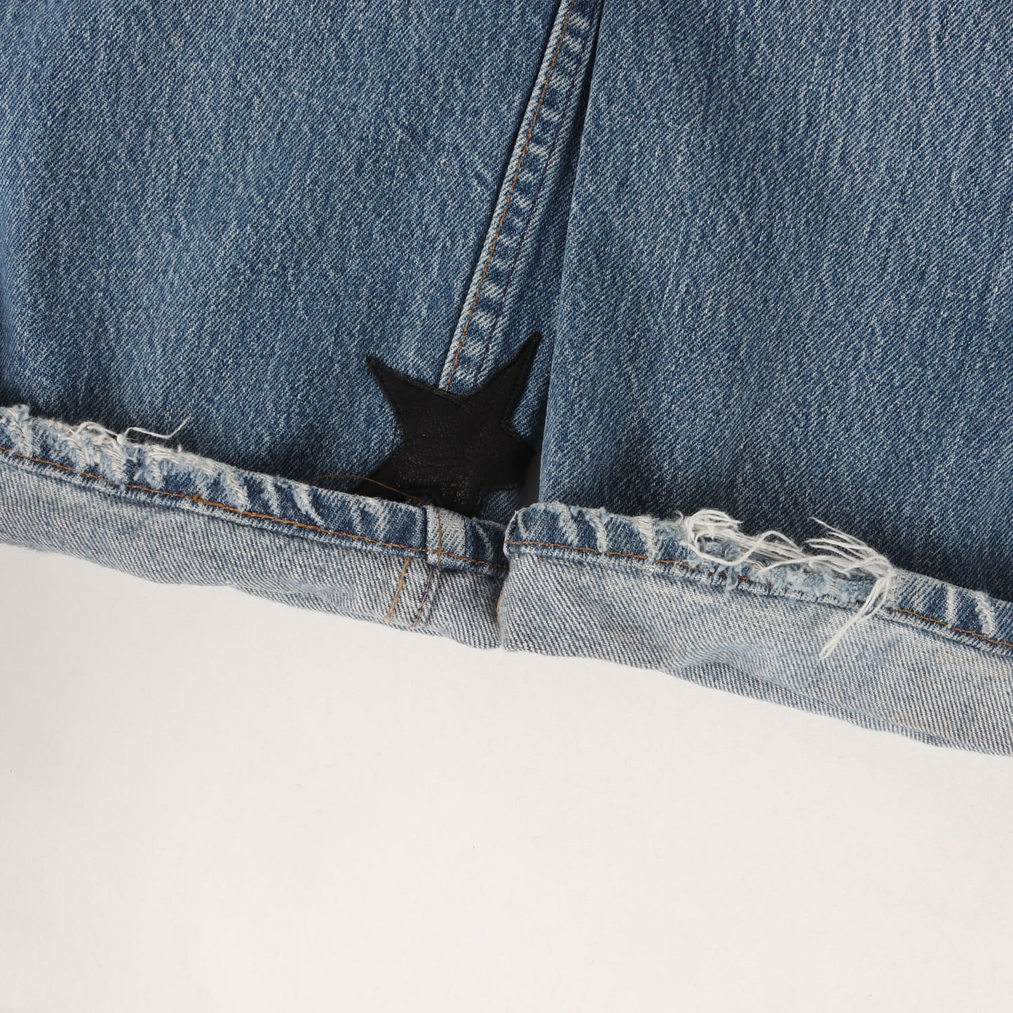 Levis 501 古着リメイク レザースターパッチ カスタム デニムパンツ