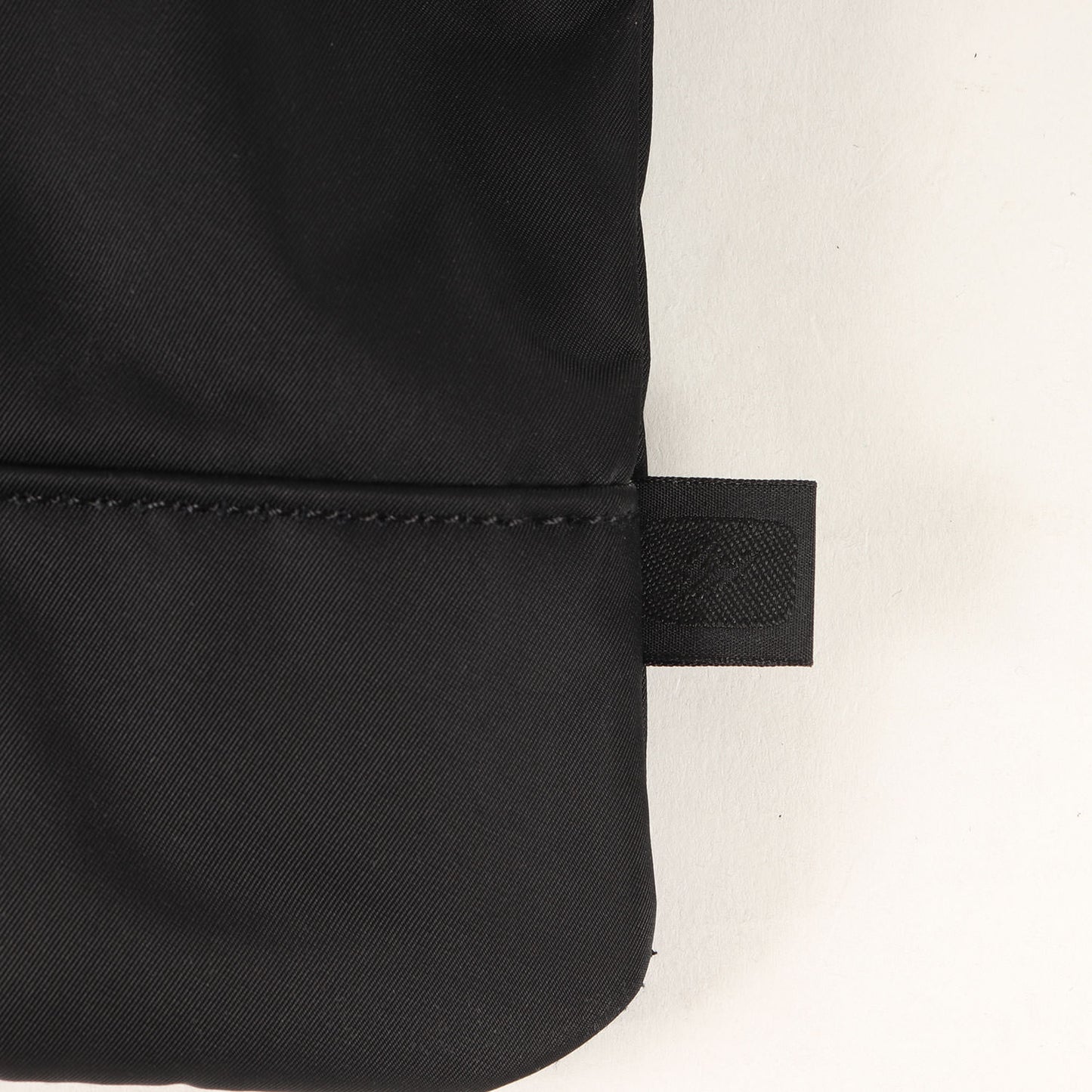 ×fragment design ブラックビューティー サコッシュ(BLACK BEAUTY SACOCHE)