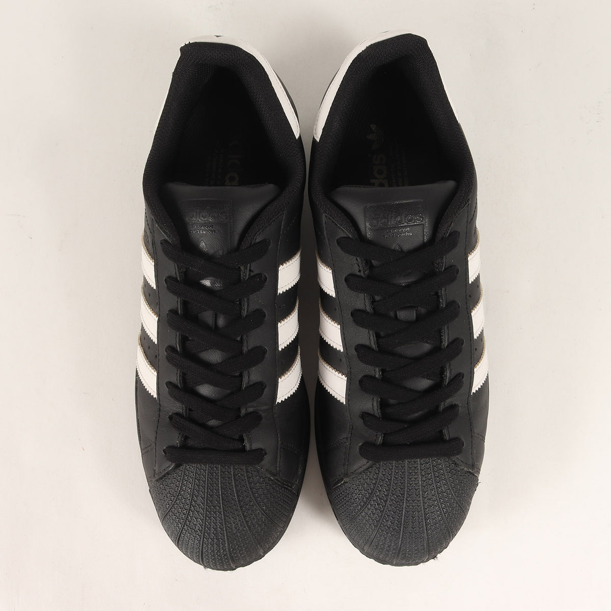 SUPERSTAR FOUNDATION (B27140)