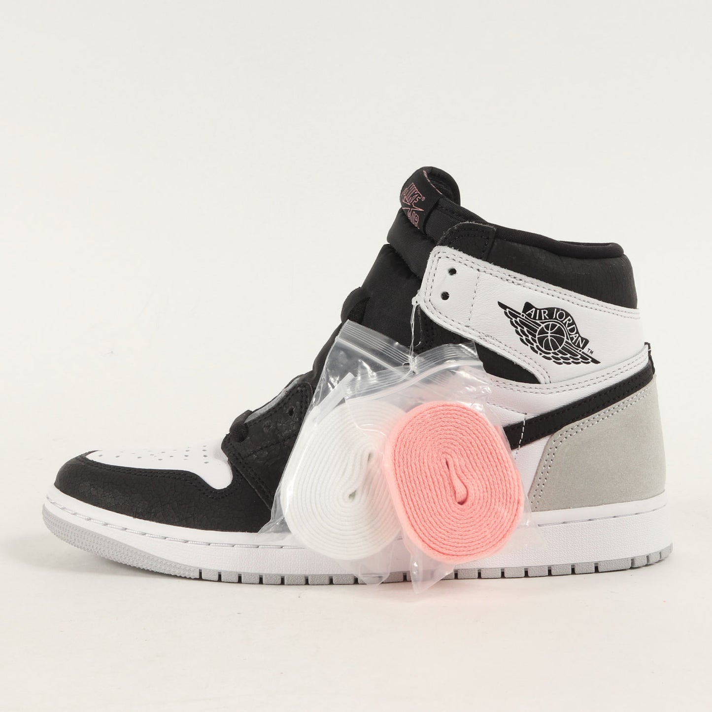 AIR JORDAN 1 RETRO HIGH OG BLEACHED CORAL (555088-108)