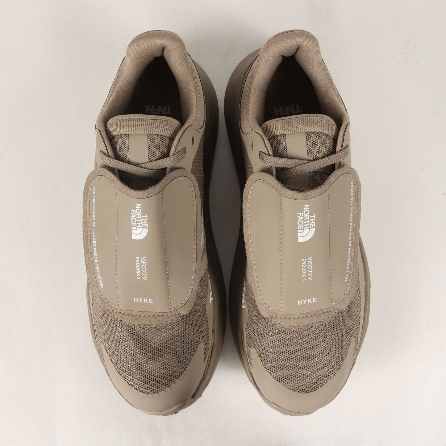 24AW ×HYKE ベクティブ エンデュリス トレイルランニングシューズ(Vective Enduris 3 SE)