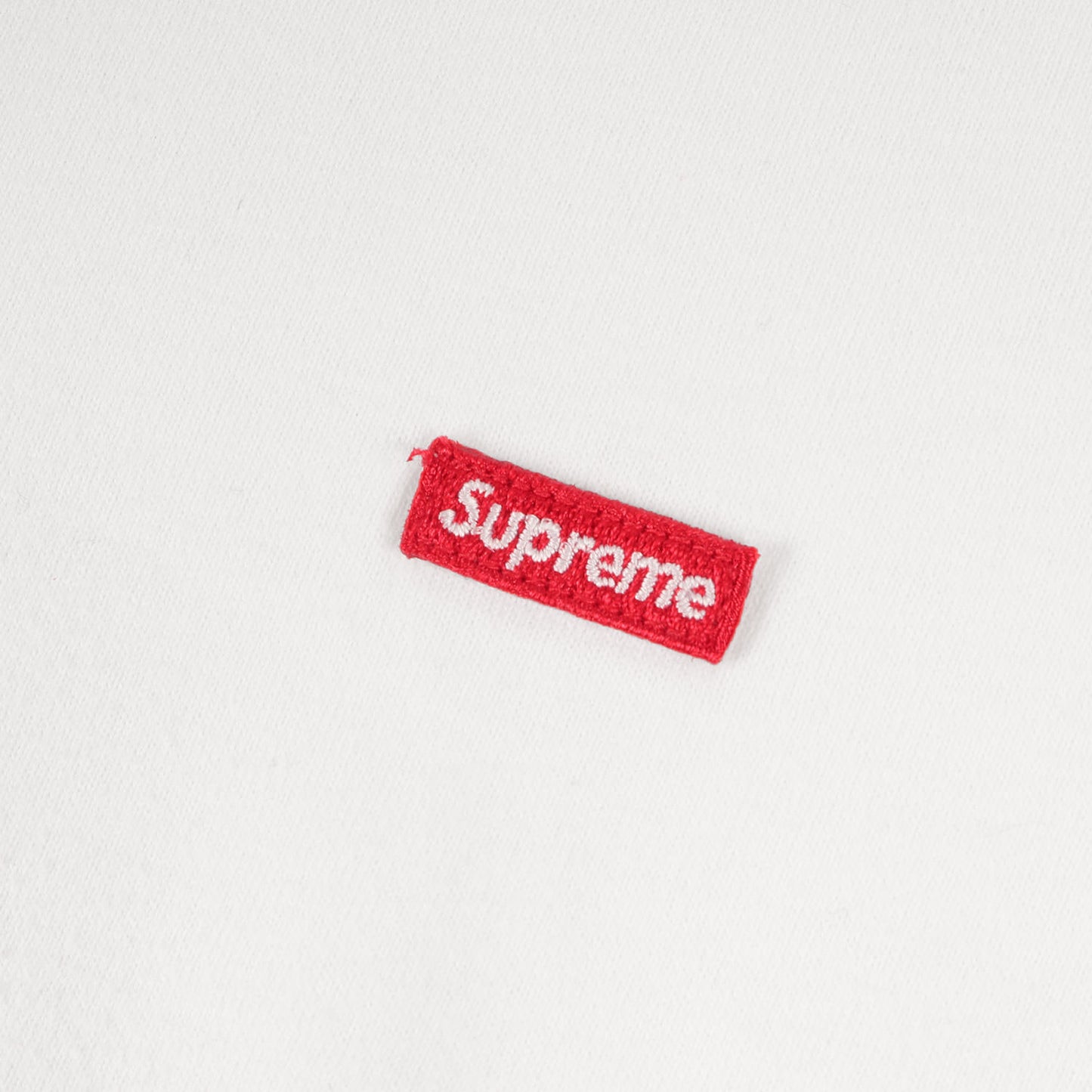 スモールBOXロゴ クルーネック Tシャツ(Small Box Tee)