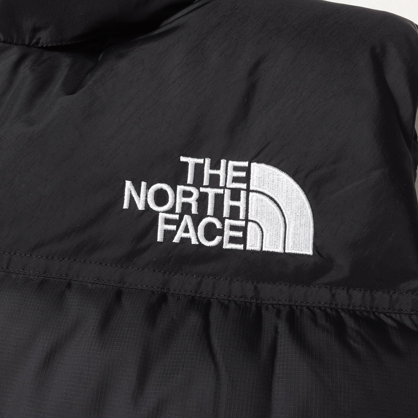 現行モデル ヌプシ ダウンベスト(Nuptse Vest)