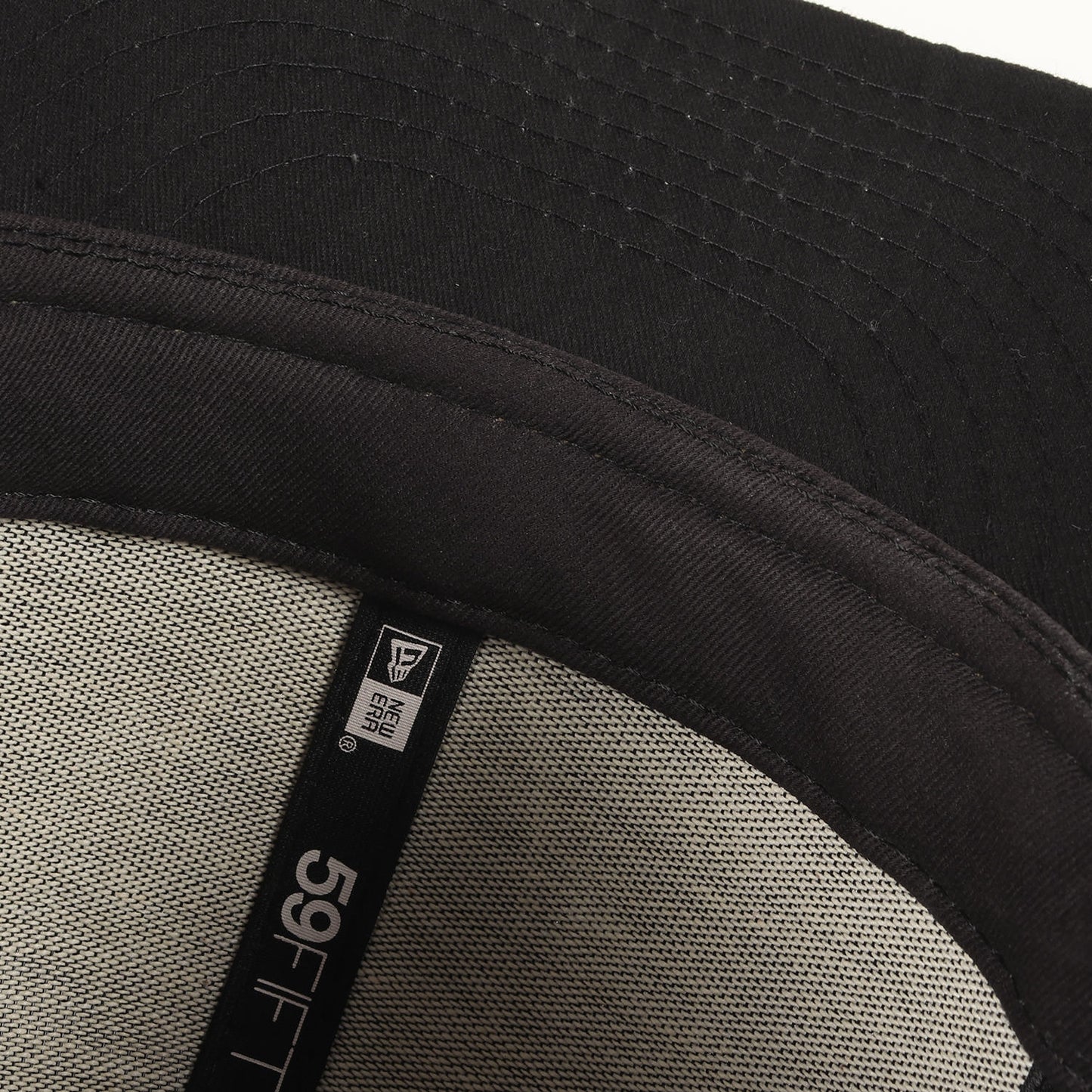 ×NEW ERA エンブレムロゴ ベースボールキャップ