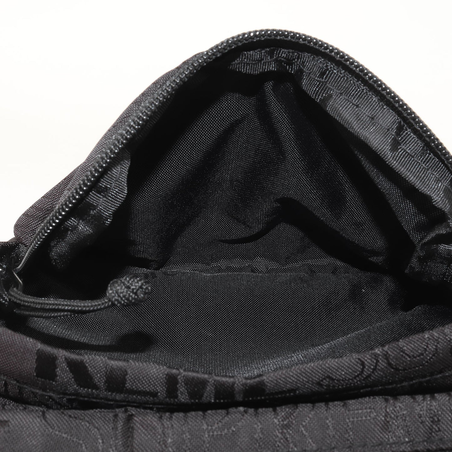 ブランドロゴ柄 コーデュラナイロン ショルダー バッグ(Shoulder Bag)