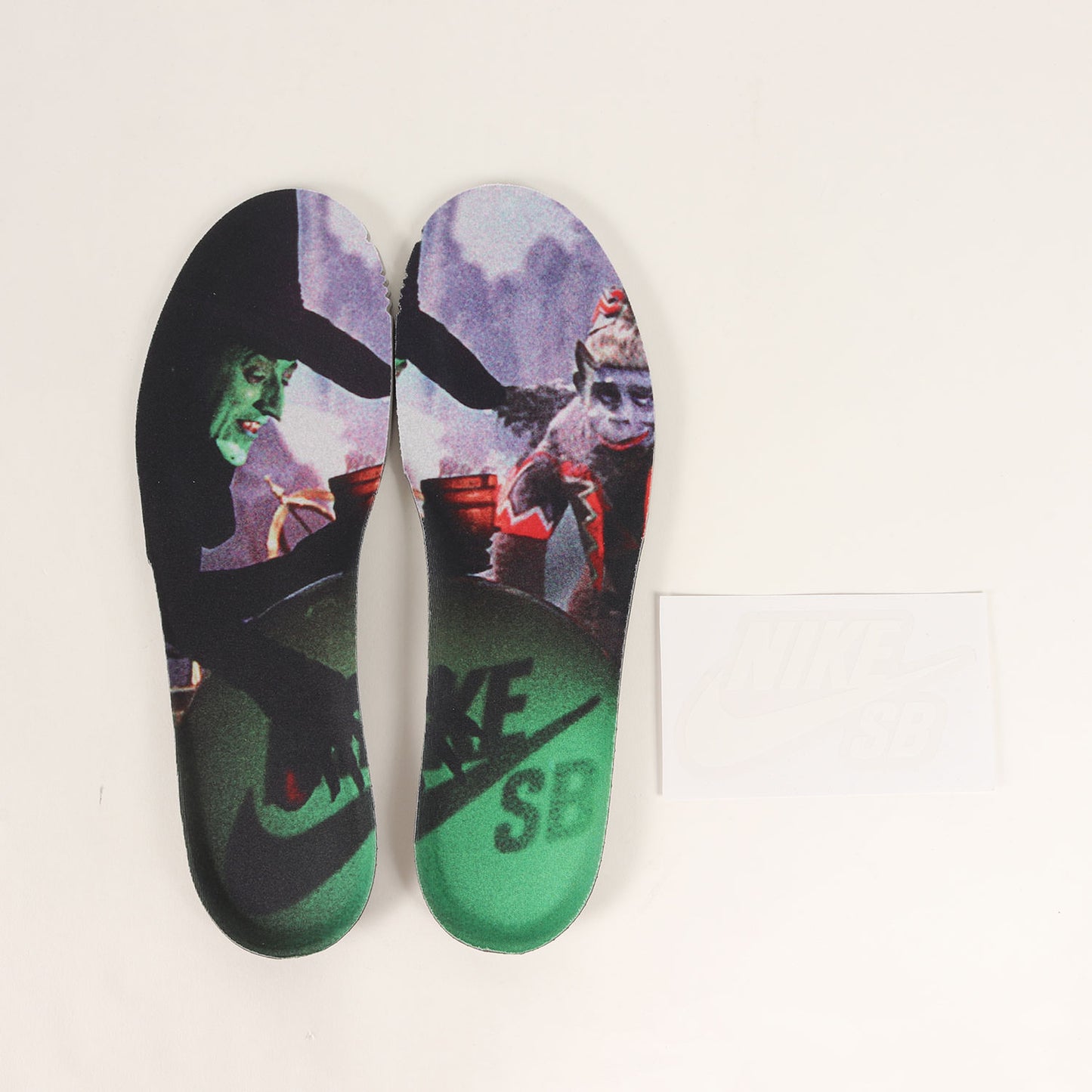 24AW ×THE WIZARD OF OZ SB DUNK LOW PRO WOO QS POPPY FIELD (FZ1291-600)