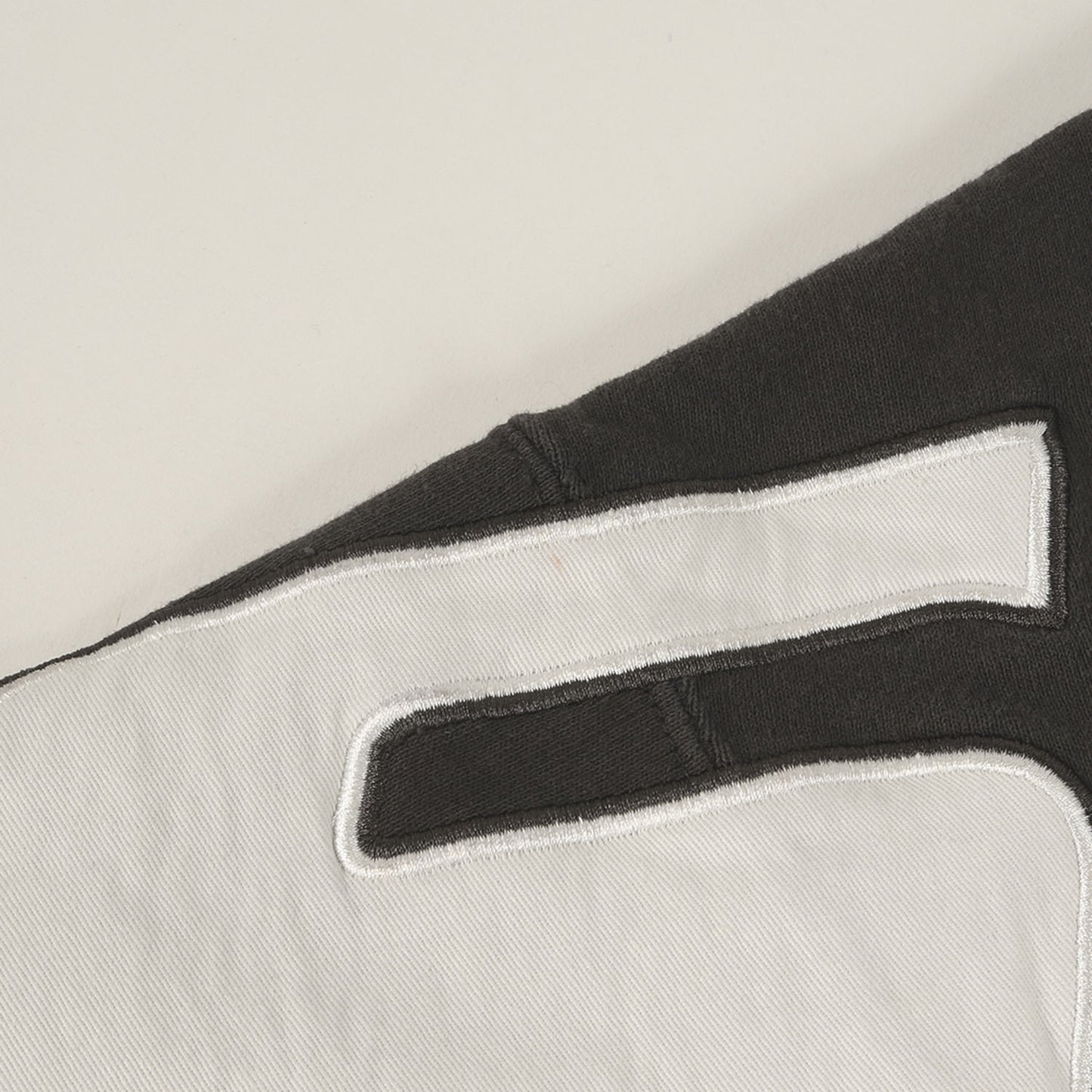 24SS ワッペンロゴ ハーフジップ スウェットパーカー(Wrapped Half Zip Hooded Sweatshirt)
