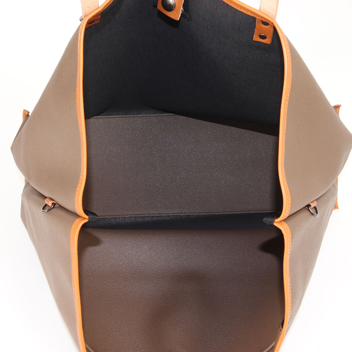 コンチョ付き PVCレザー トートバッグ