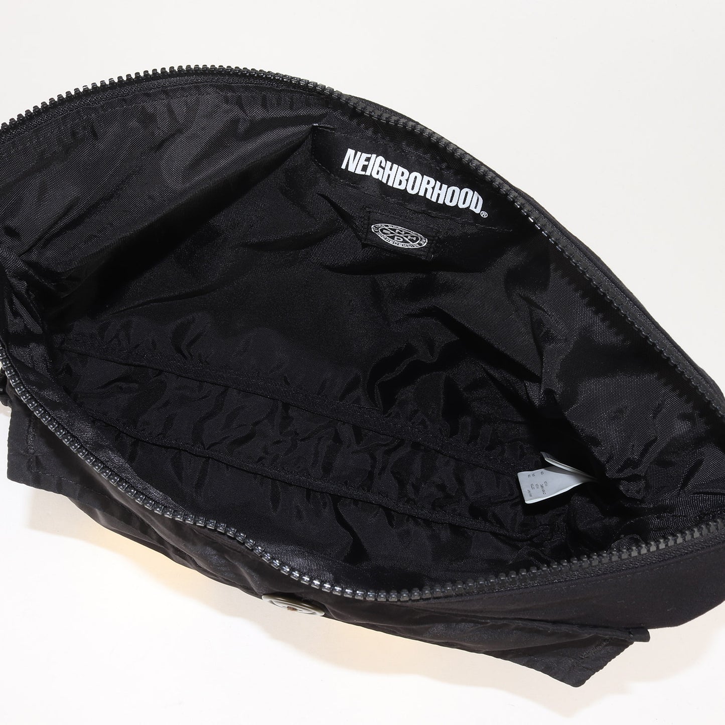 チェストバスター / ショルダーバッグ(CHEST. CWM / CN-LUGGAGE)