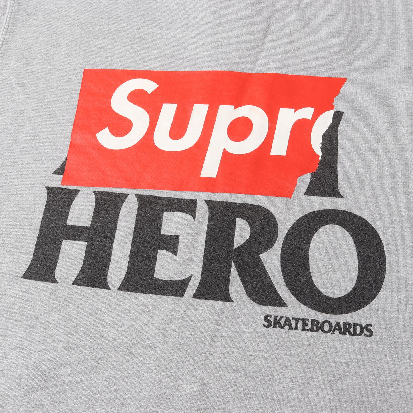 ×ANTIHERO コラボロゴ ジップ スウェットパーカー(Zip-Up Sweat Shirt)