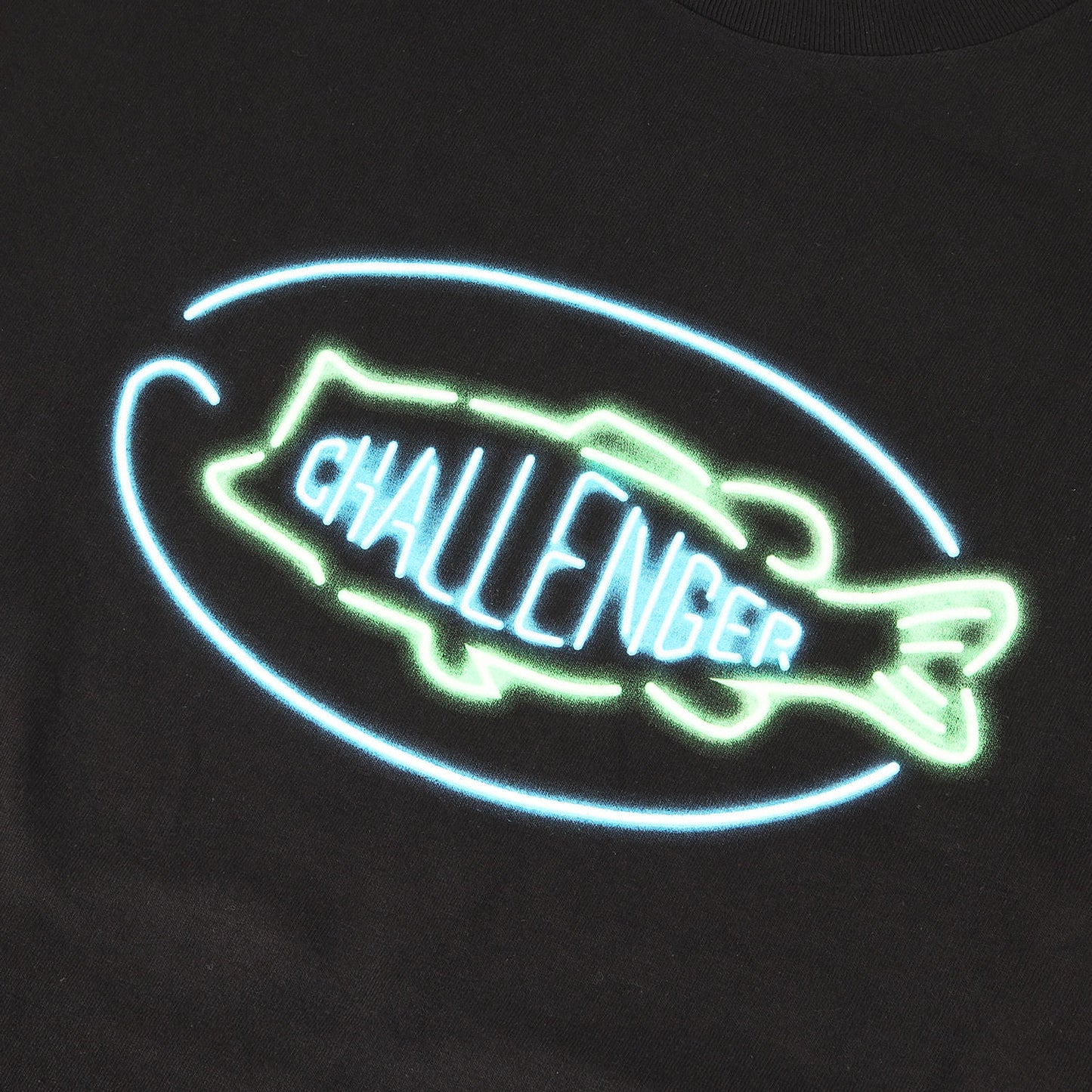 ネオンロゴ クルーネック Tシャツ(BASS NEON SIGN TEE)