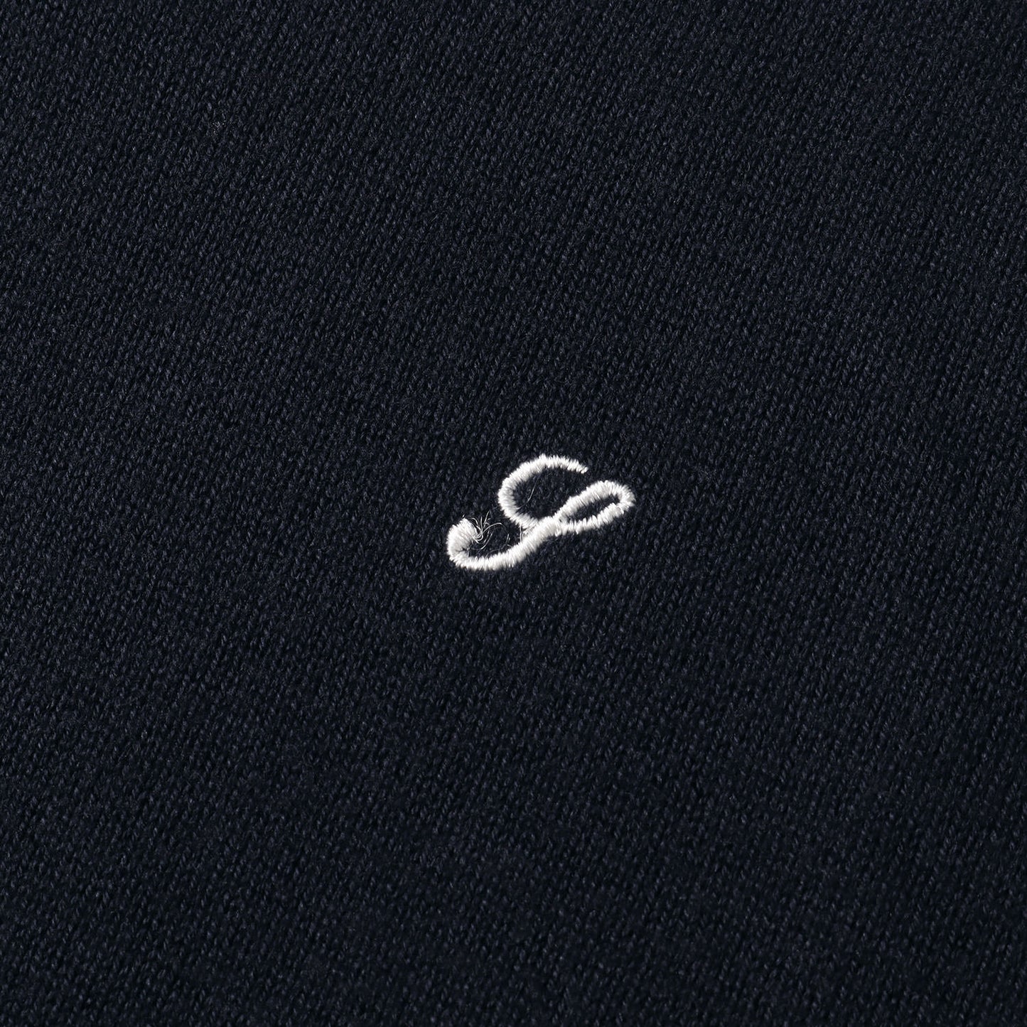 ワンポイント刺繍 Vネック コットンニット セーター(V-Neck Sweater)