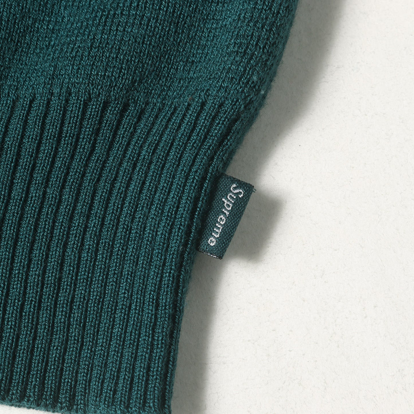 コーデュロイデザイン ジップ ニット セーター(Corduroy Detailed Zip Sweater)