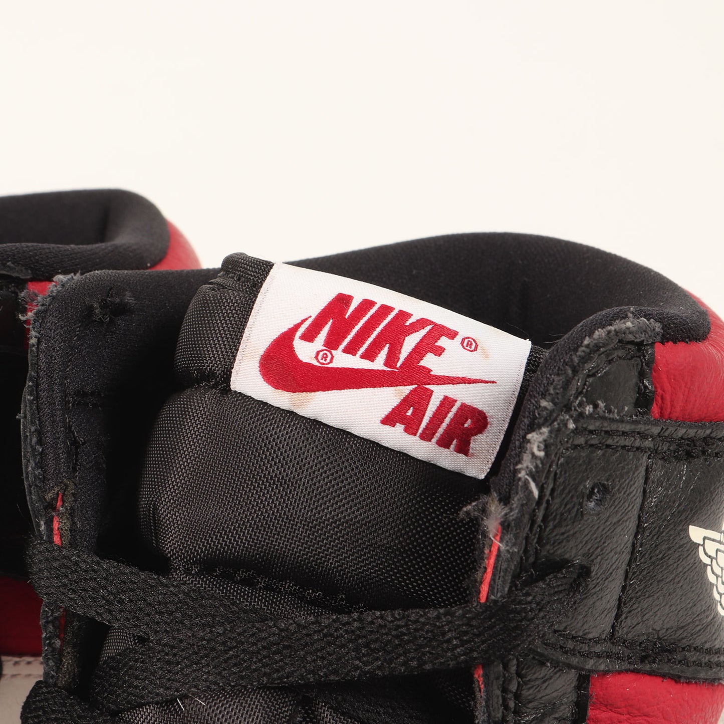 AIR JORDAN 1 RETRO HIGH OG GYM RED (555088-061)