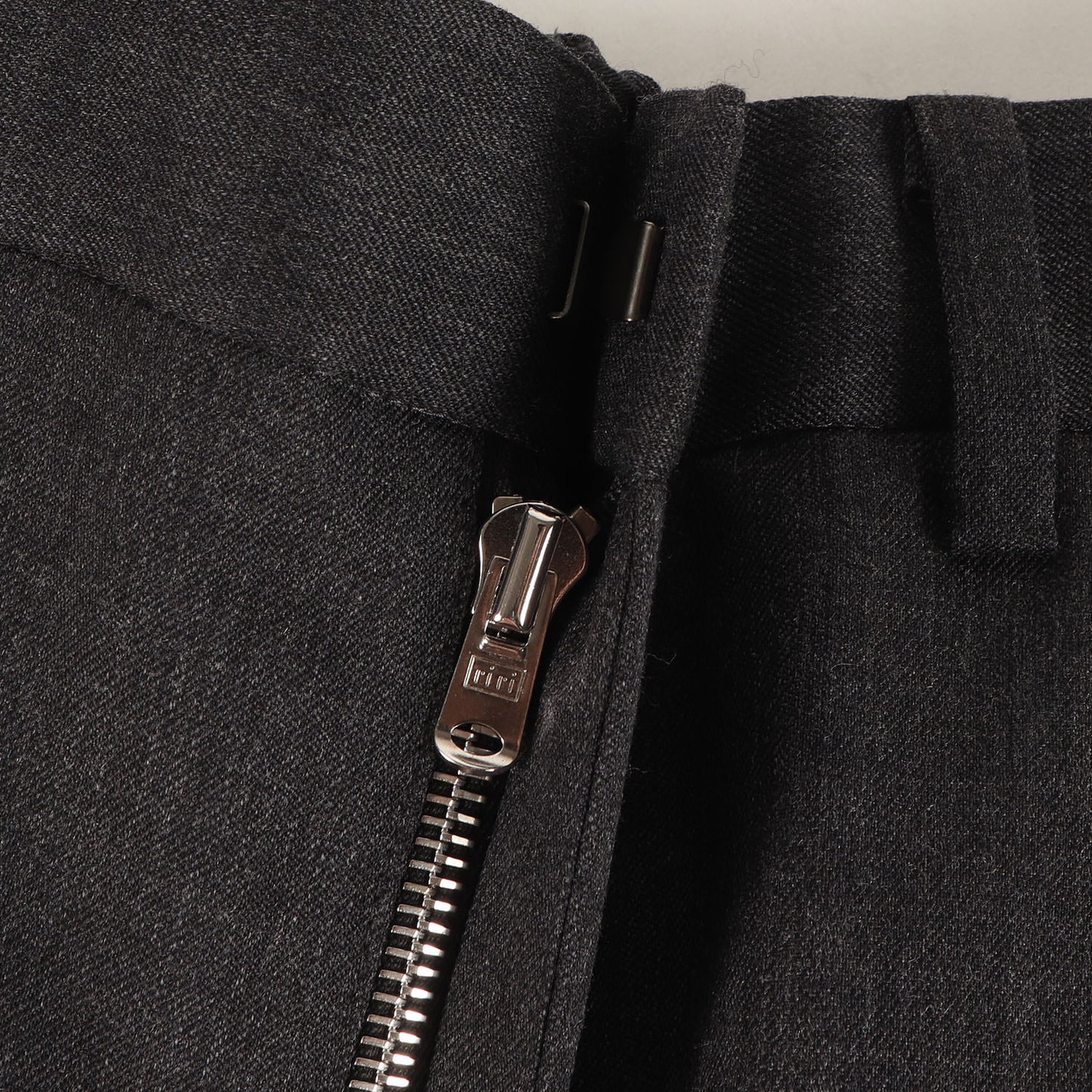25AW フランネルウール イージー スラックスパンツ(FLANNEL WOOL SHIRRING SLIM-FIT SLACKS)