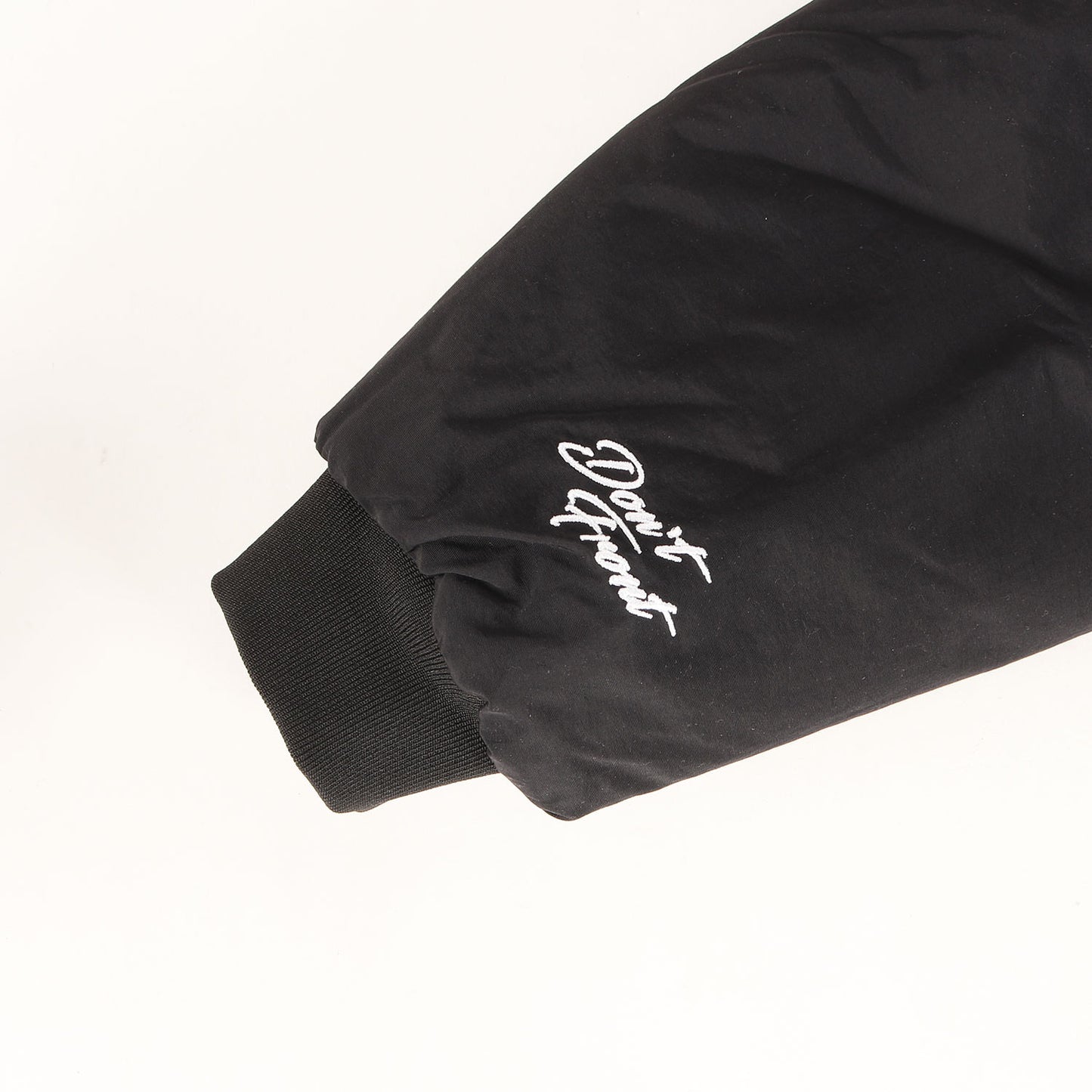23AW アーチロゴ 裏地キルティング ナイロン ジャケット(NYLON PUFFER JACKET)