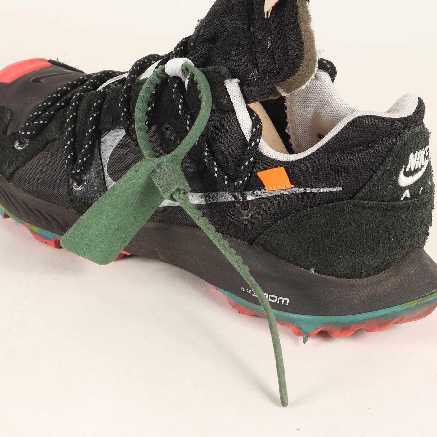 ×NIKE WMNS ZOOM TERRA KIGER 5 / OW (CD8179-001)