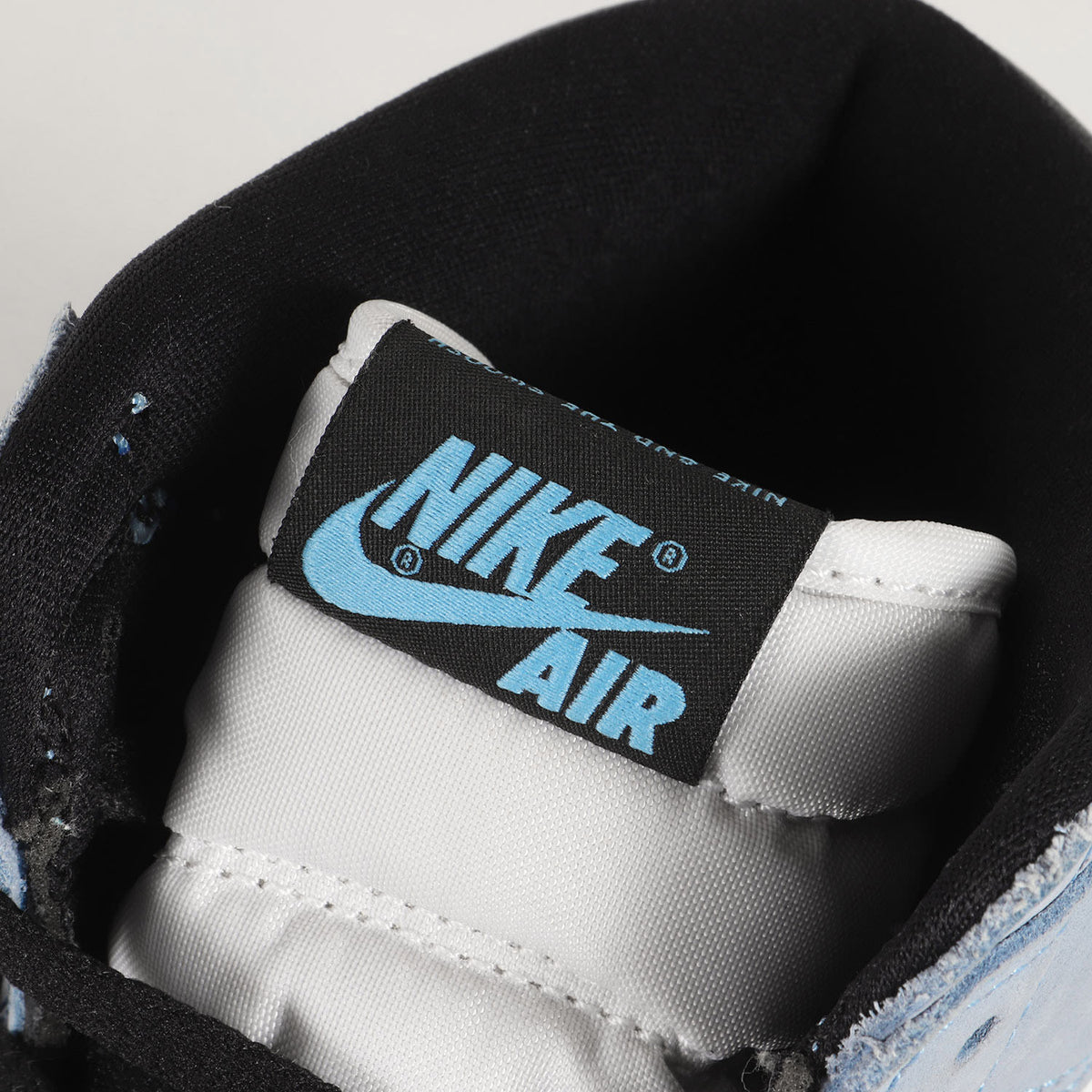 AIR JORDAN 1 RETRO HIGH OG UNIVERSITY BLUE (555088-134)