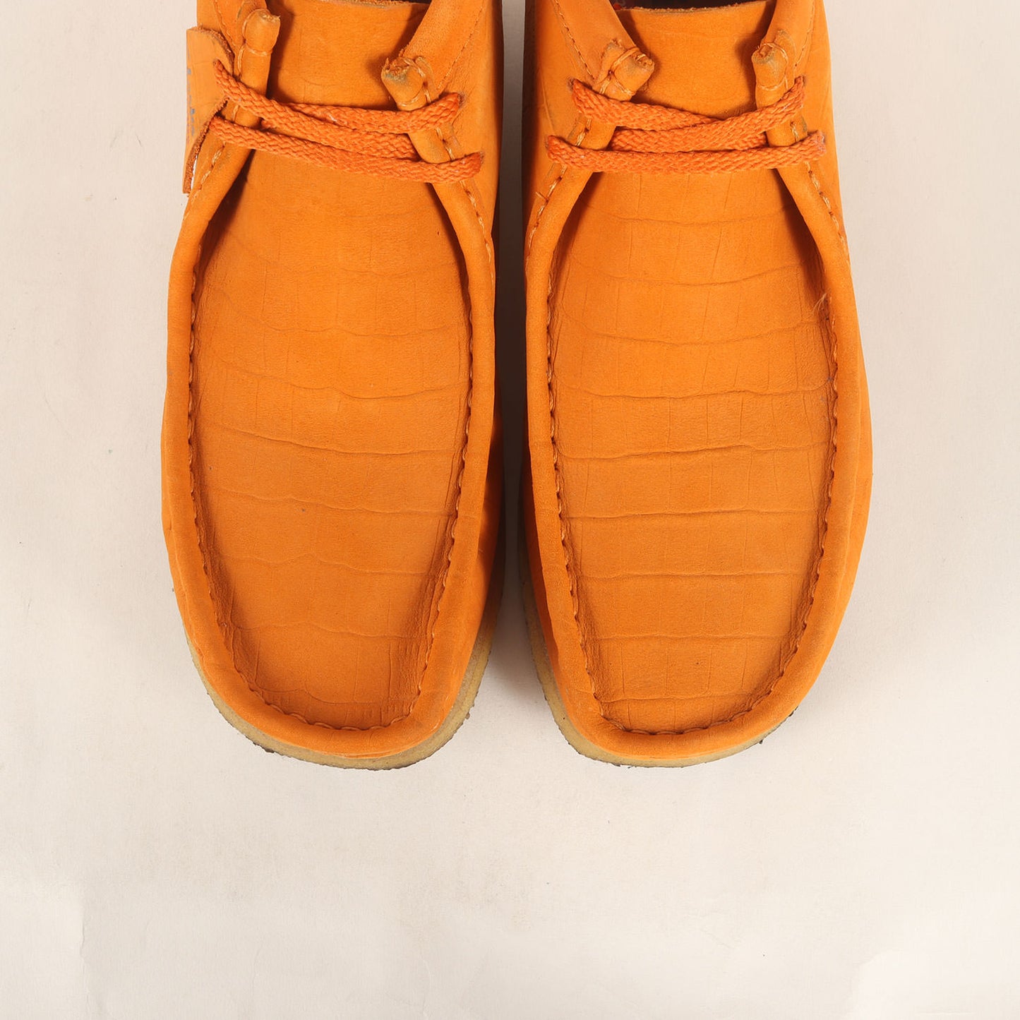 ×Clarks クロコダイル型押し ヌバックレザー ワラビーブーツ(Wallabee Boot)