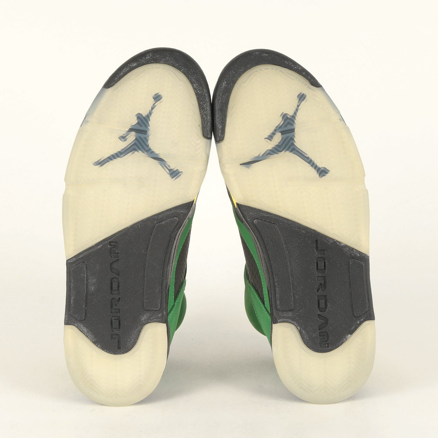 日本未発売 AIR JORDAN 5 RETRO SE OREGON