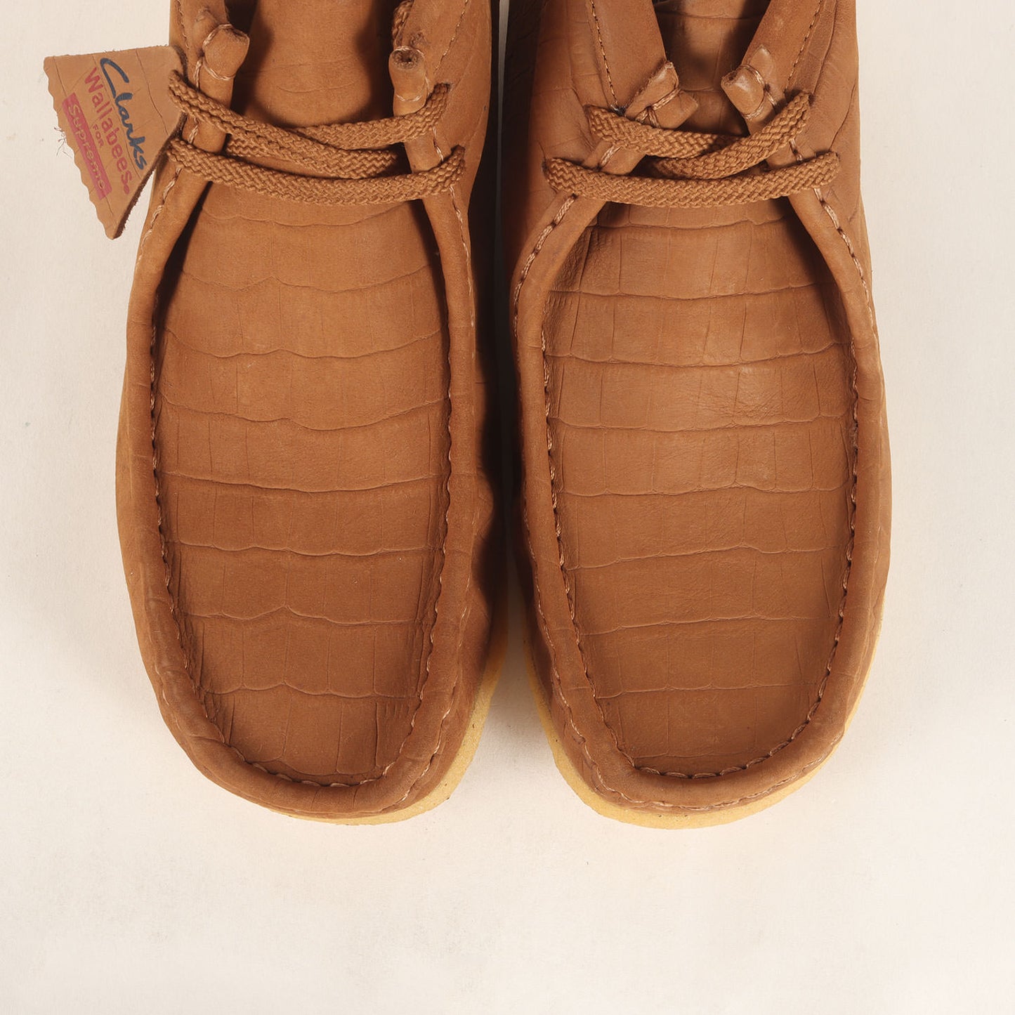 ×Clarks クロコダイル型押し ヌバックレザー ワラビーブーツ(Wallabee Boot)
