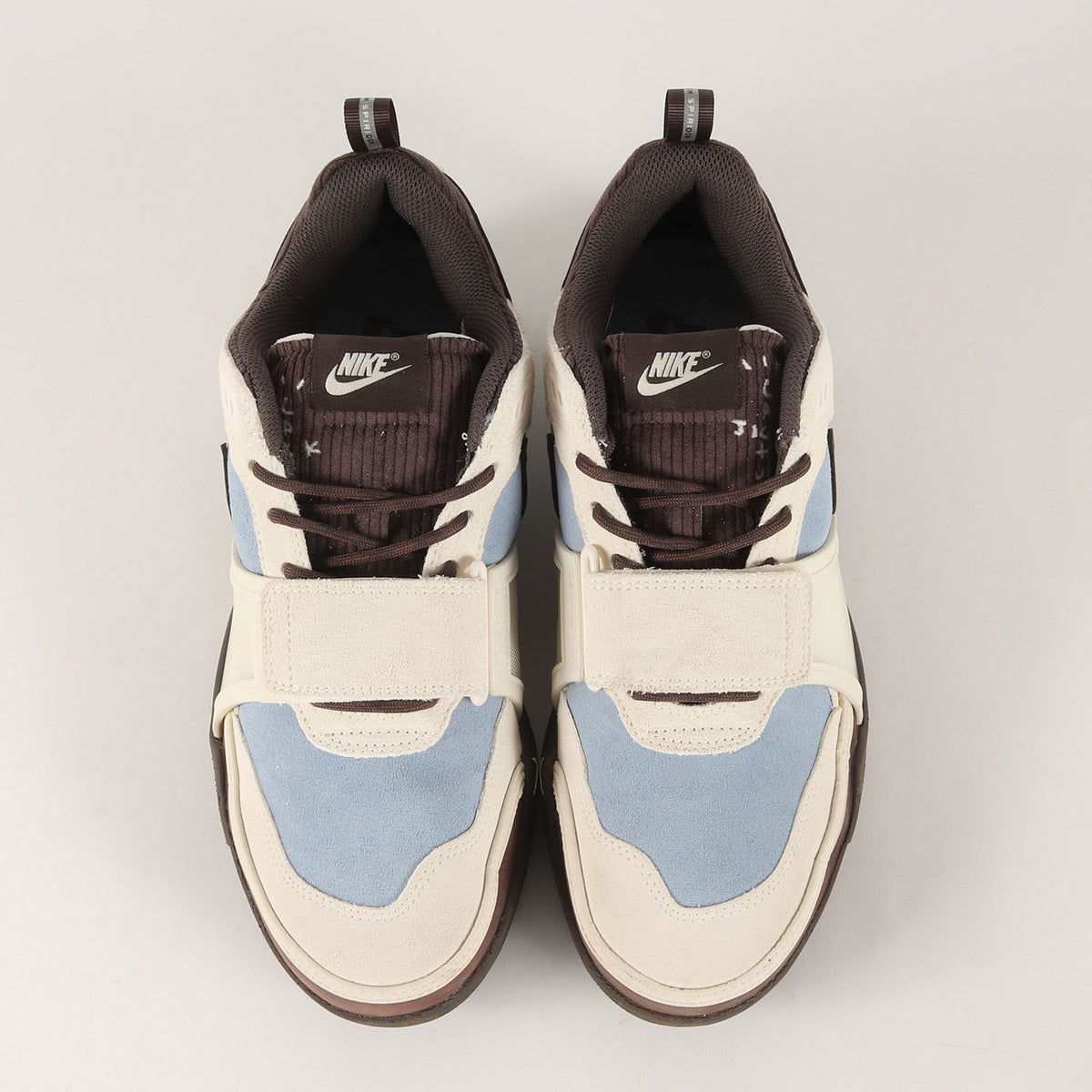 ×Travis Scott ZOOM FIELD JAXX LECHE BLUE (HQ3072-400)
