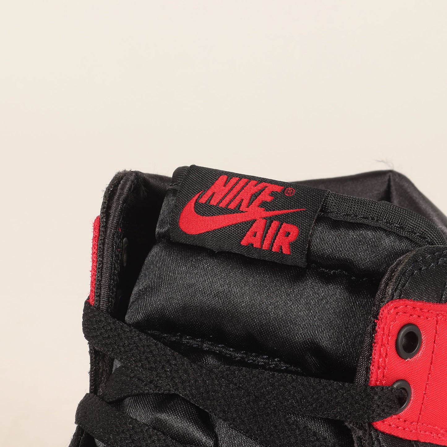 WMNS AIR JORDAN 1 RETRO HI OG SATIN BRED (FD4810-061)